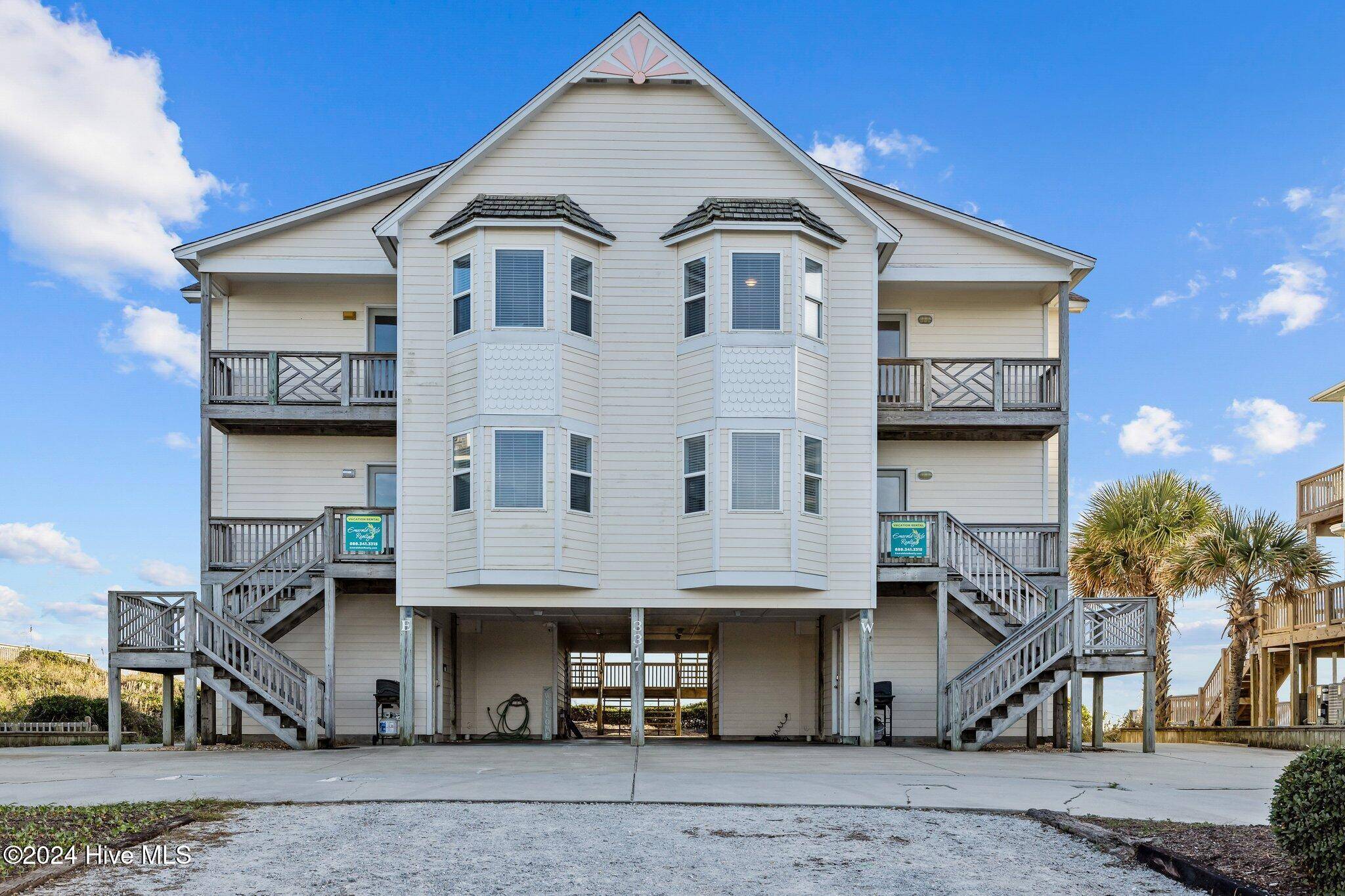 Emerald Isle, NC 28594,3317 Ocean DR #West