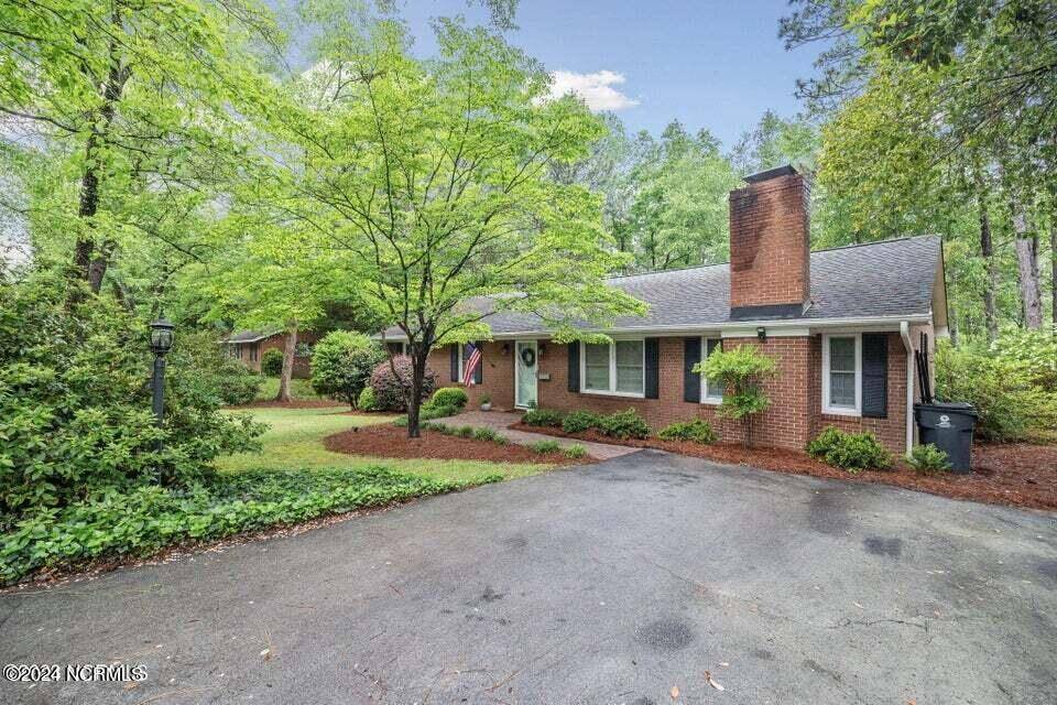 Southern Pines, NC 28387,670 N Saylor ST