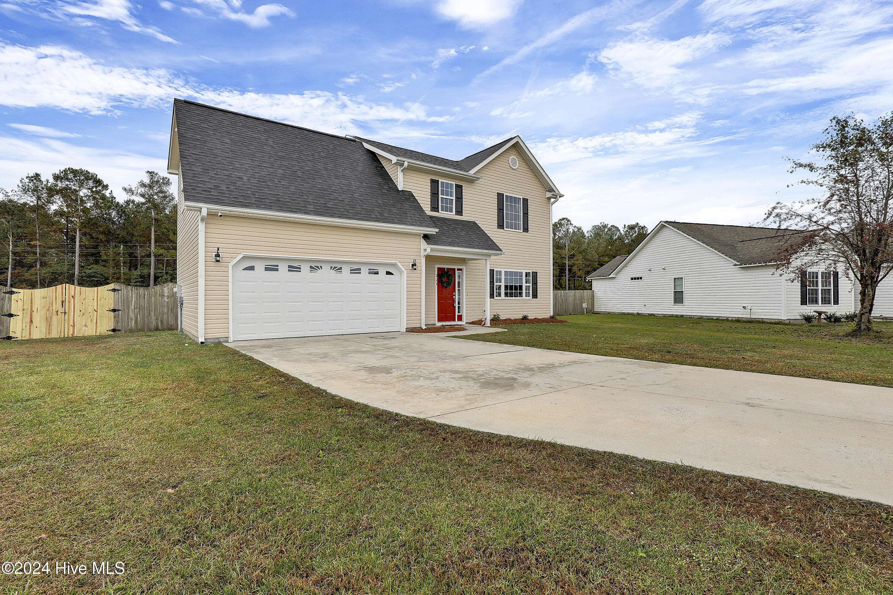 Richlands, NC 28574,224 Cherry Blossom DR