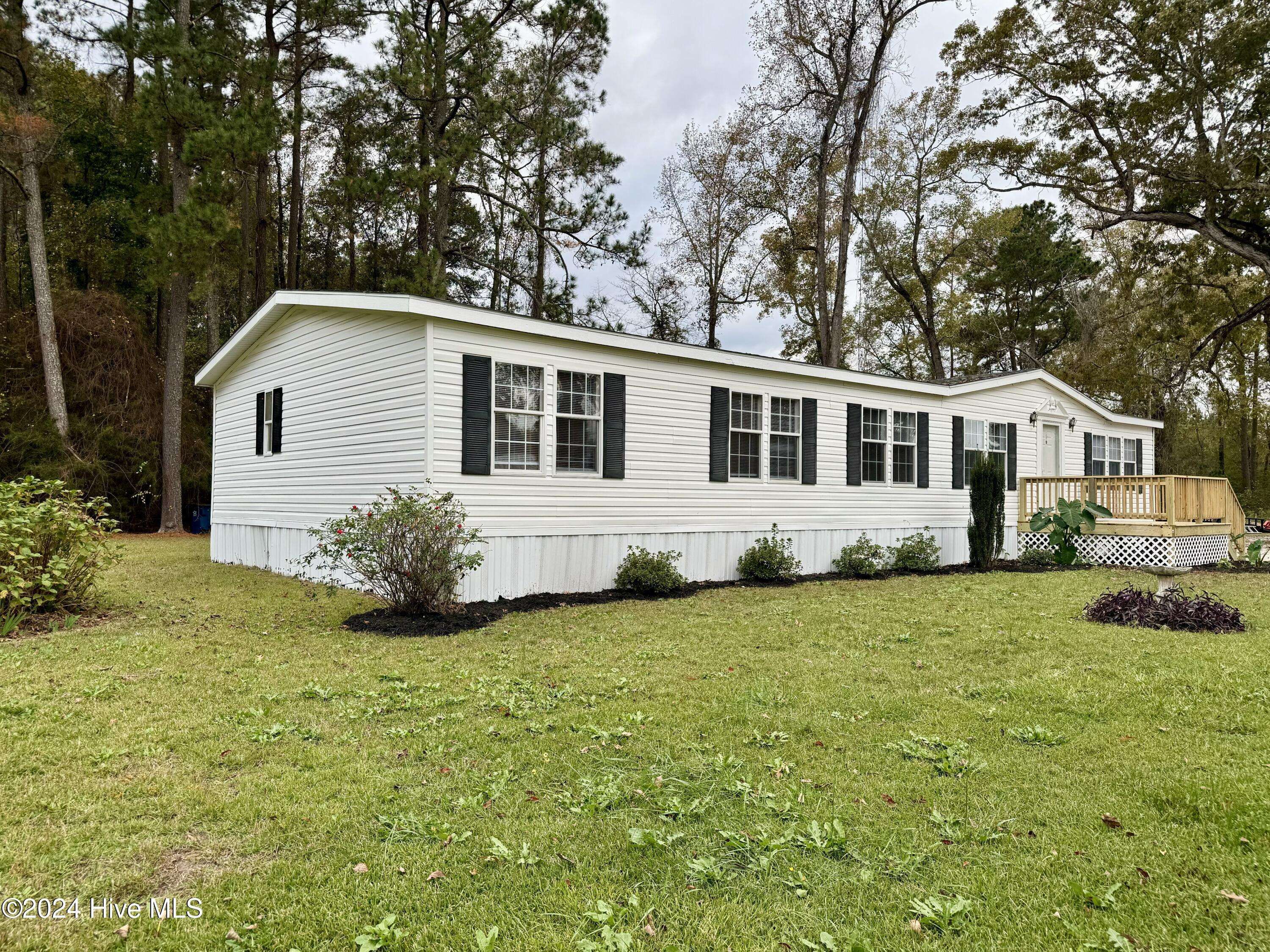 Vanceboro, NC 28586,930 Willis Neck RD