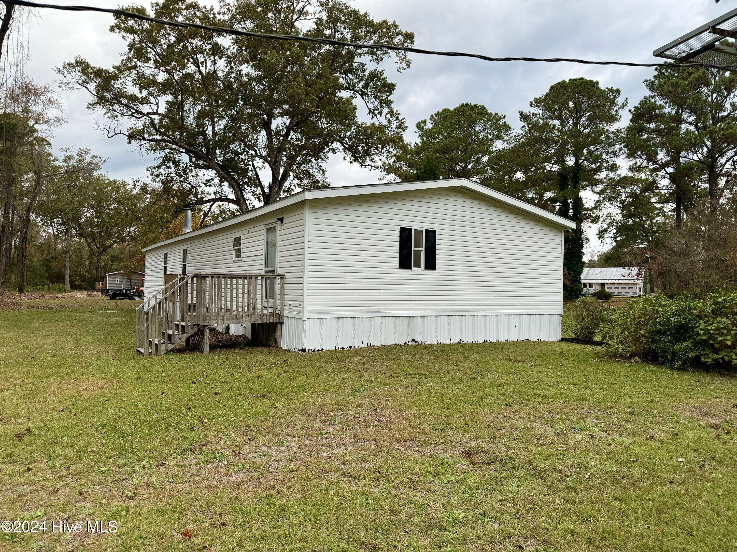 Vanceboro, NC 28586,930 Willis Neck RD