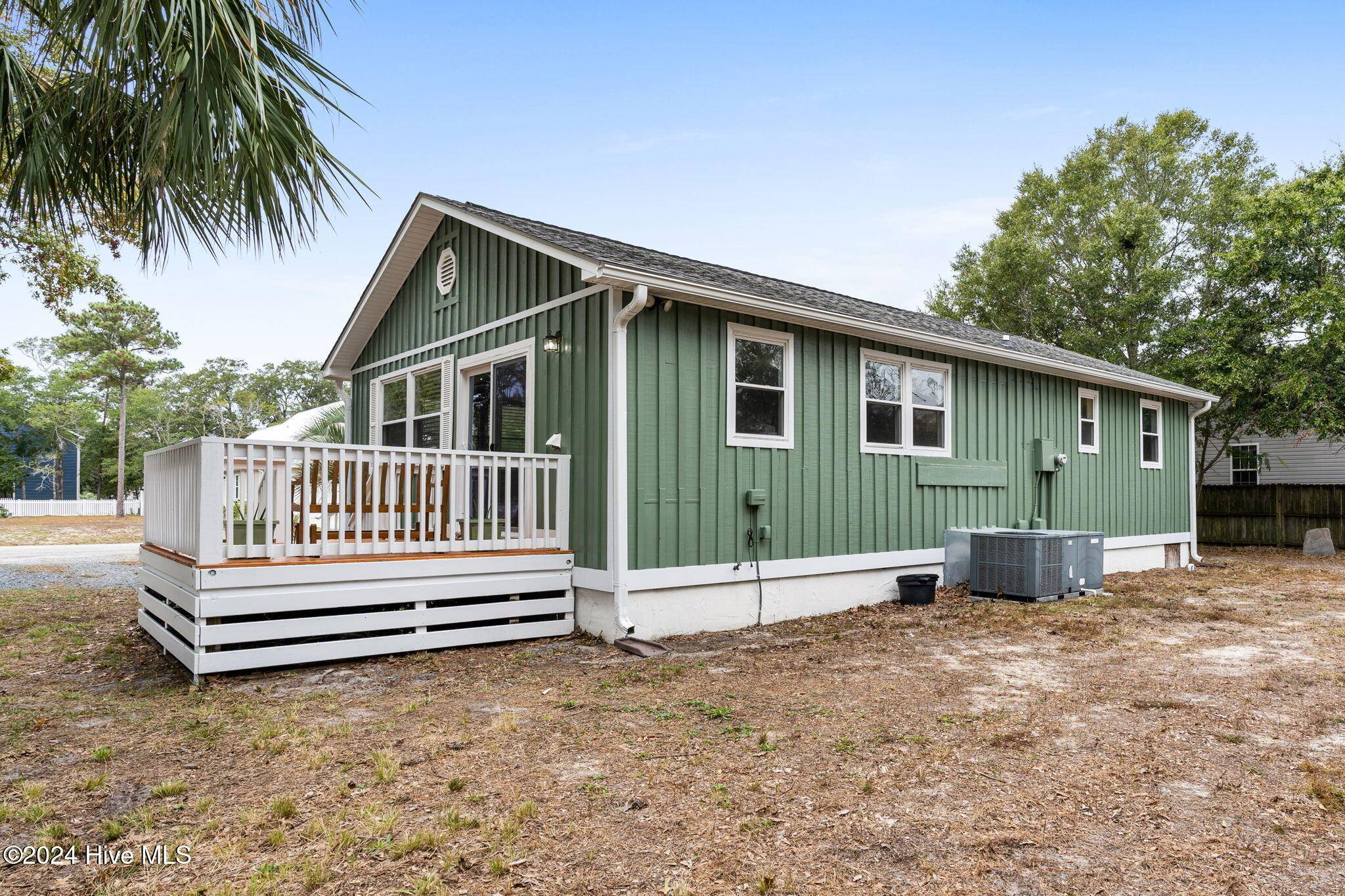 Oak Island, NC 28465,146 NE 5th ST