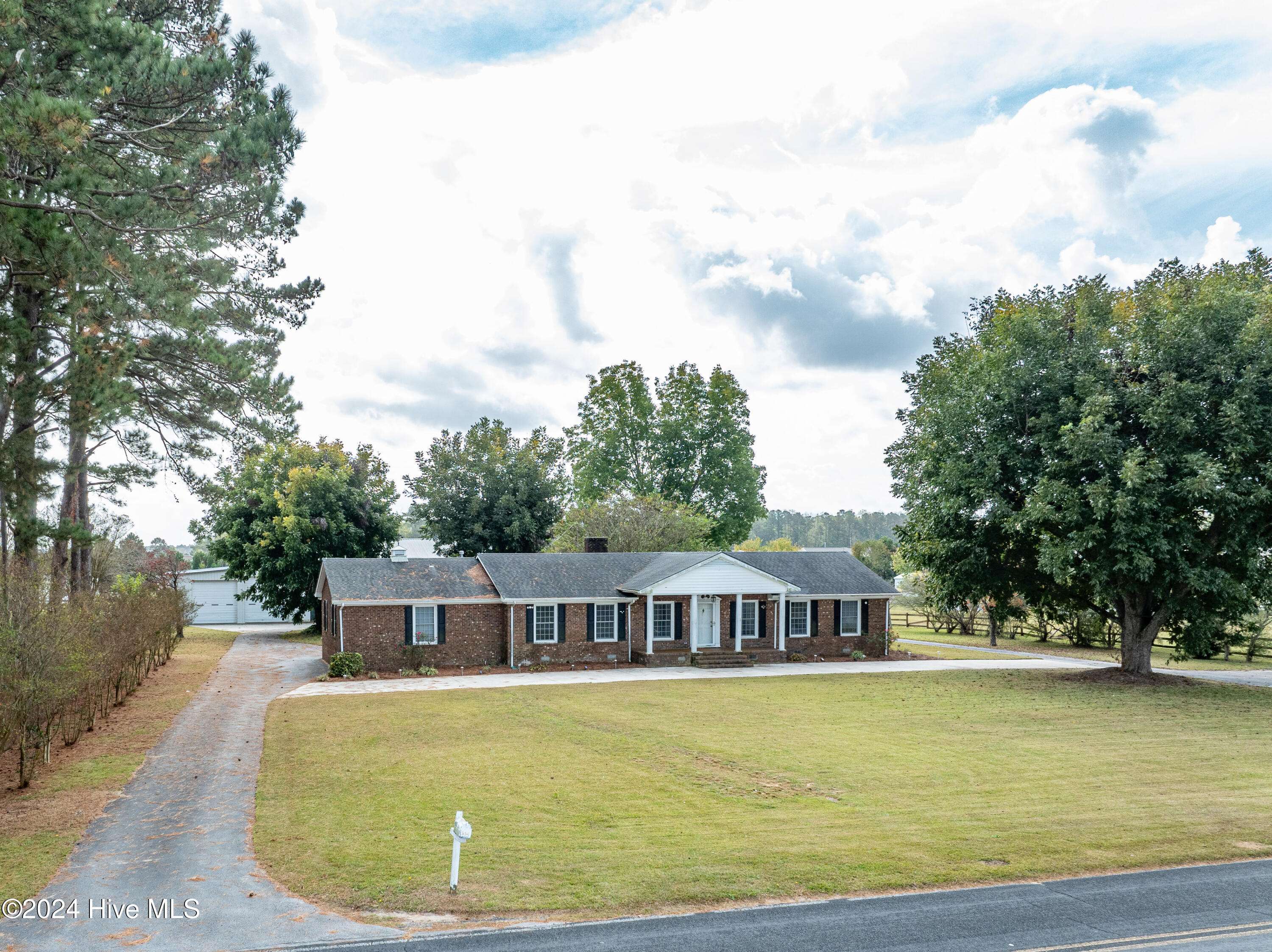 New Bern, NC 28560,450 Gracie Farms RD