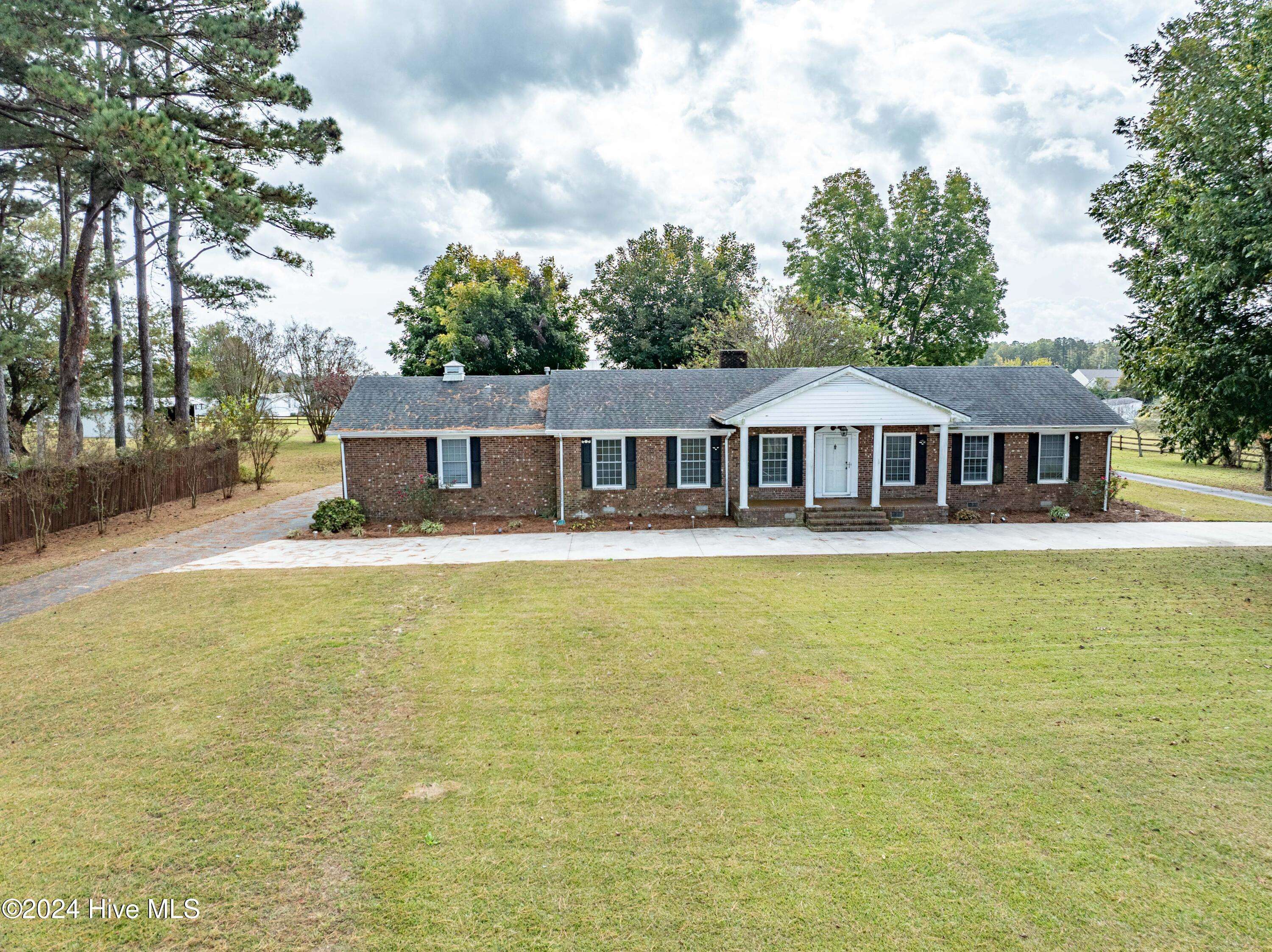 New Bern, NC 28560,450 Gracie Farms RD