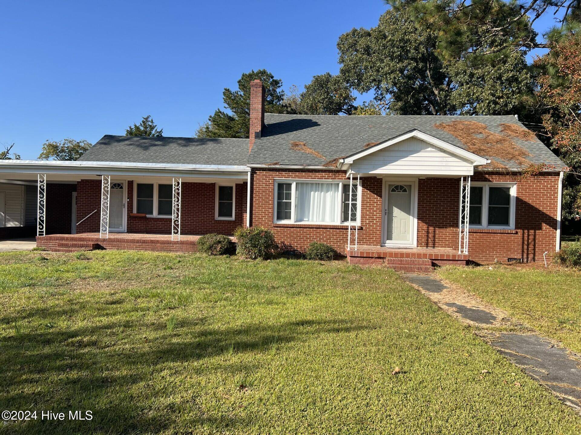 Robersonville, NC 27871,102 E Green ST