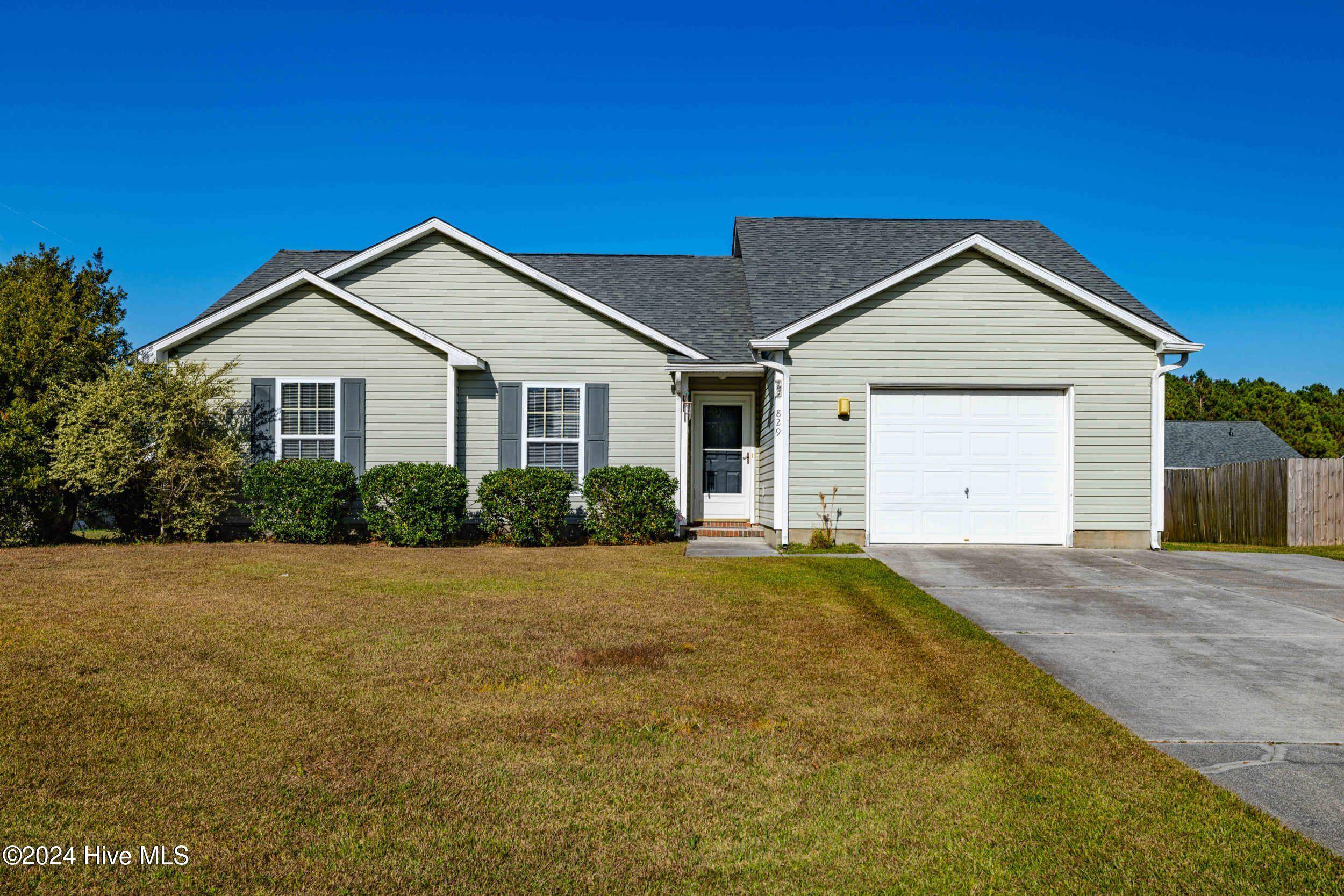 Swansboro, NC 28584,829 Main St Ext