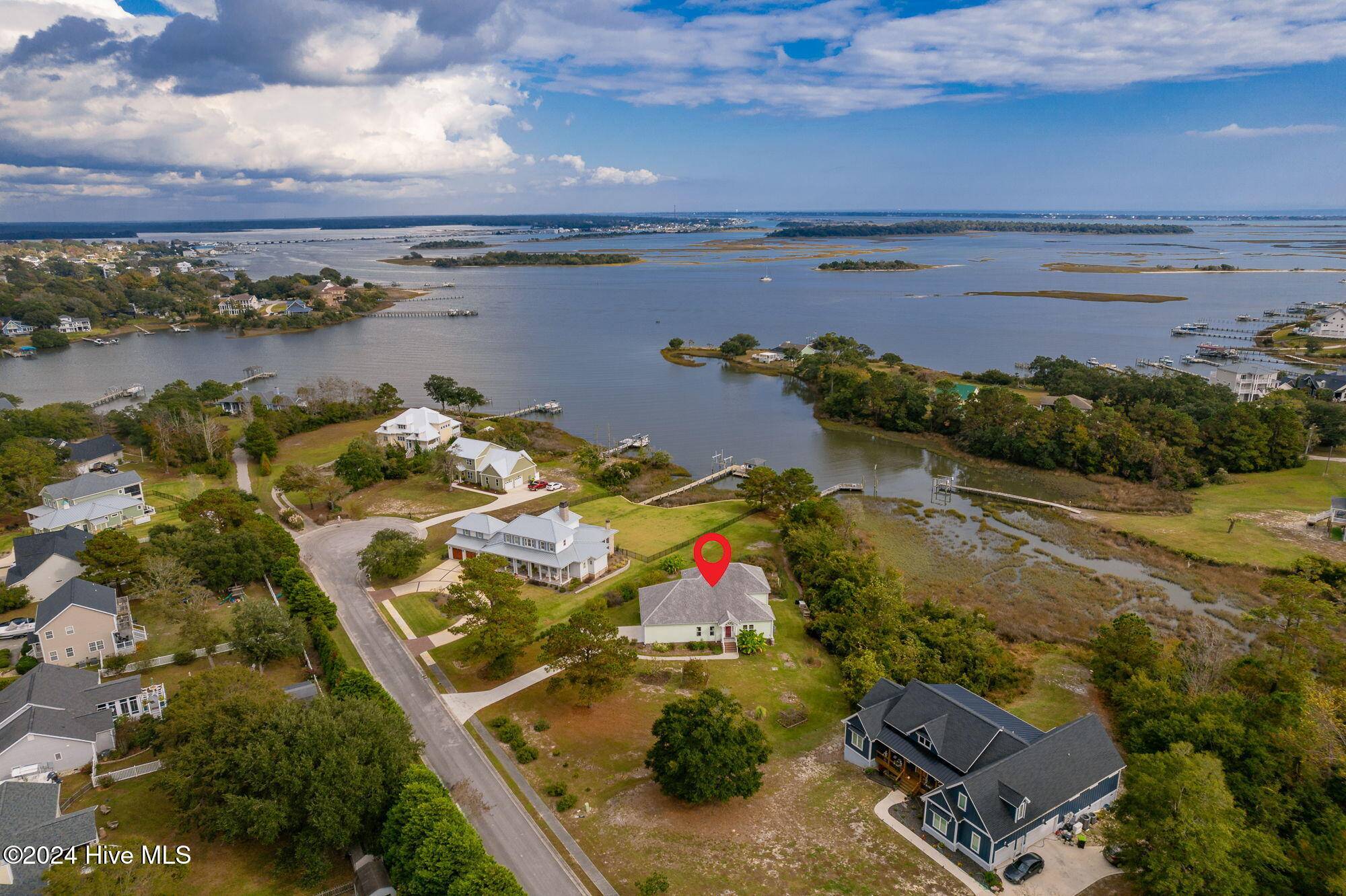 Swansboro, NC 28584,106 Elizabeth WAY