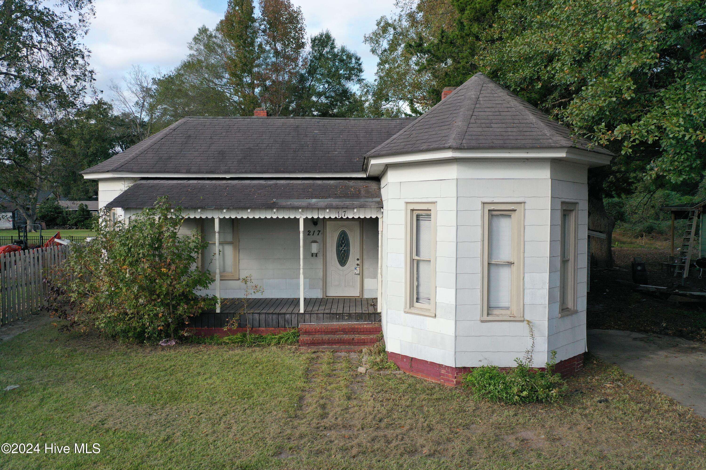 Whiteville, NC 28472,217 E Virgil ST