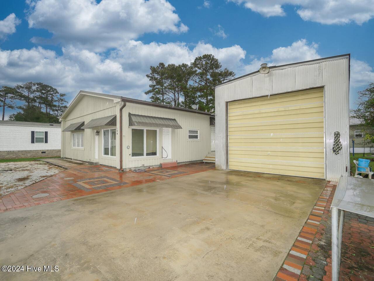 Oak Island, NC 28465,124 NE 75th ST