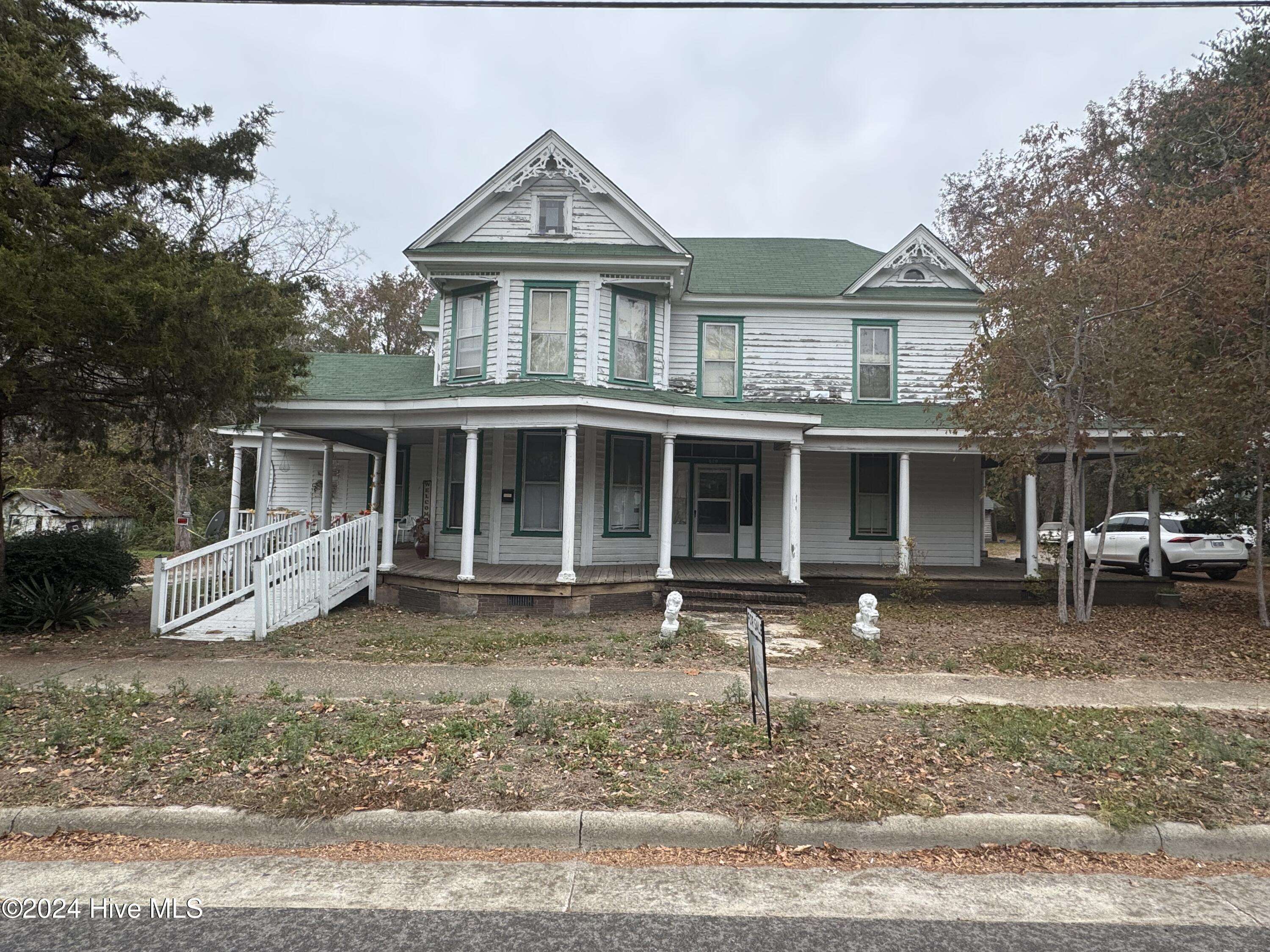 Williamston, NC 27892,620 W Main ST