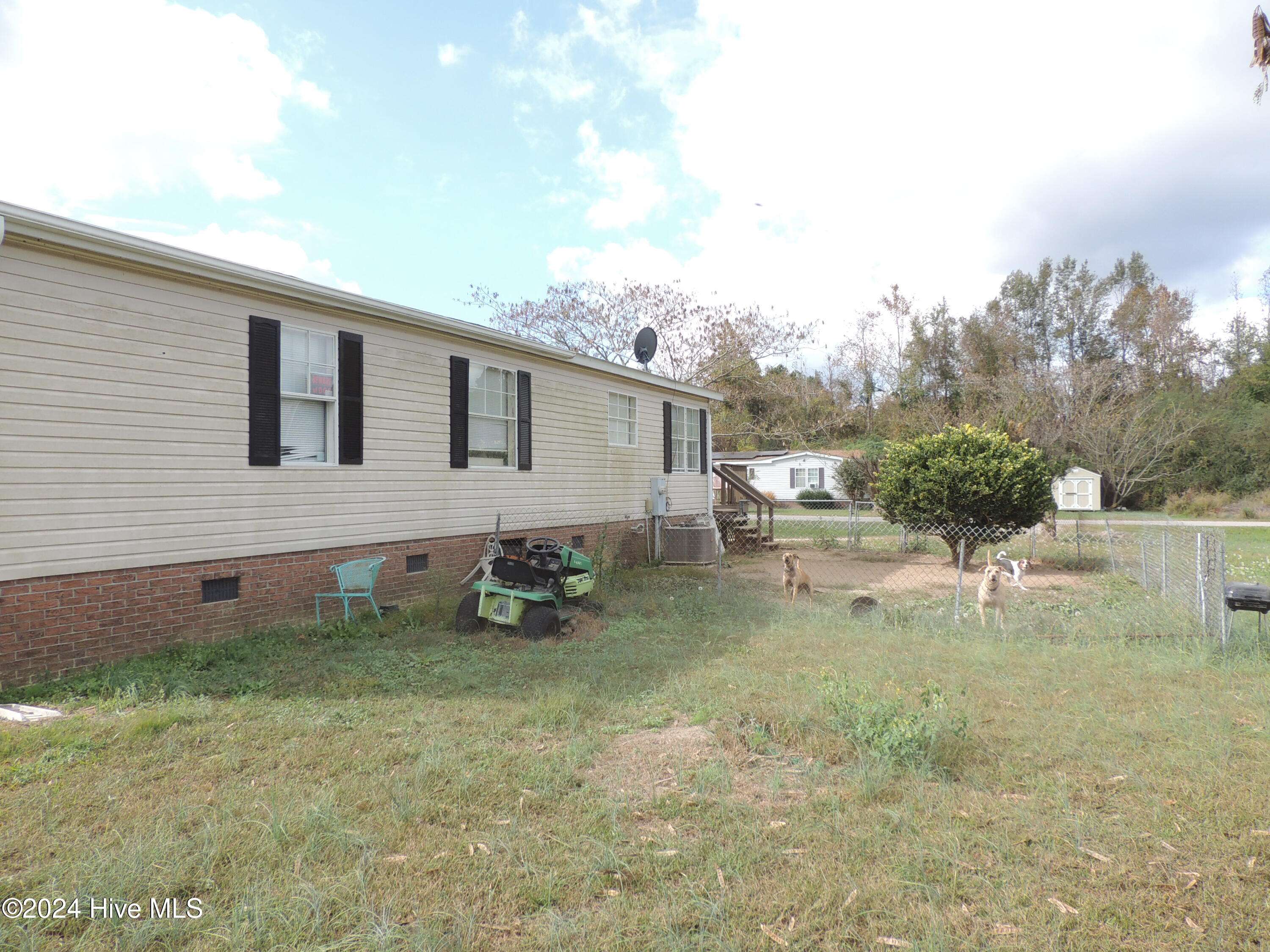 Burgaw, NC 28425,56 Henry Pridgen RD