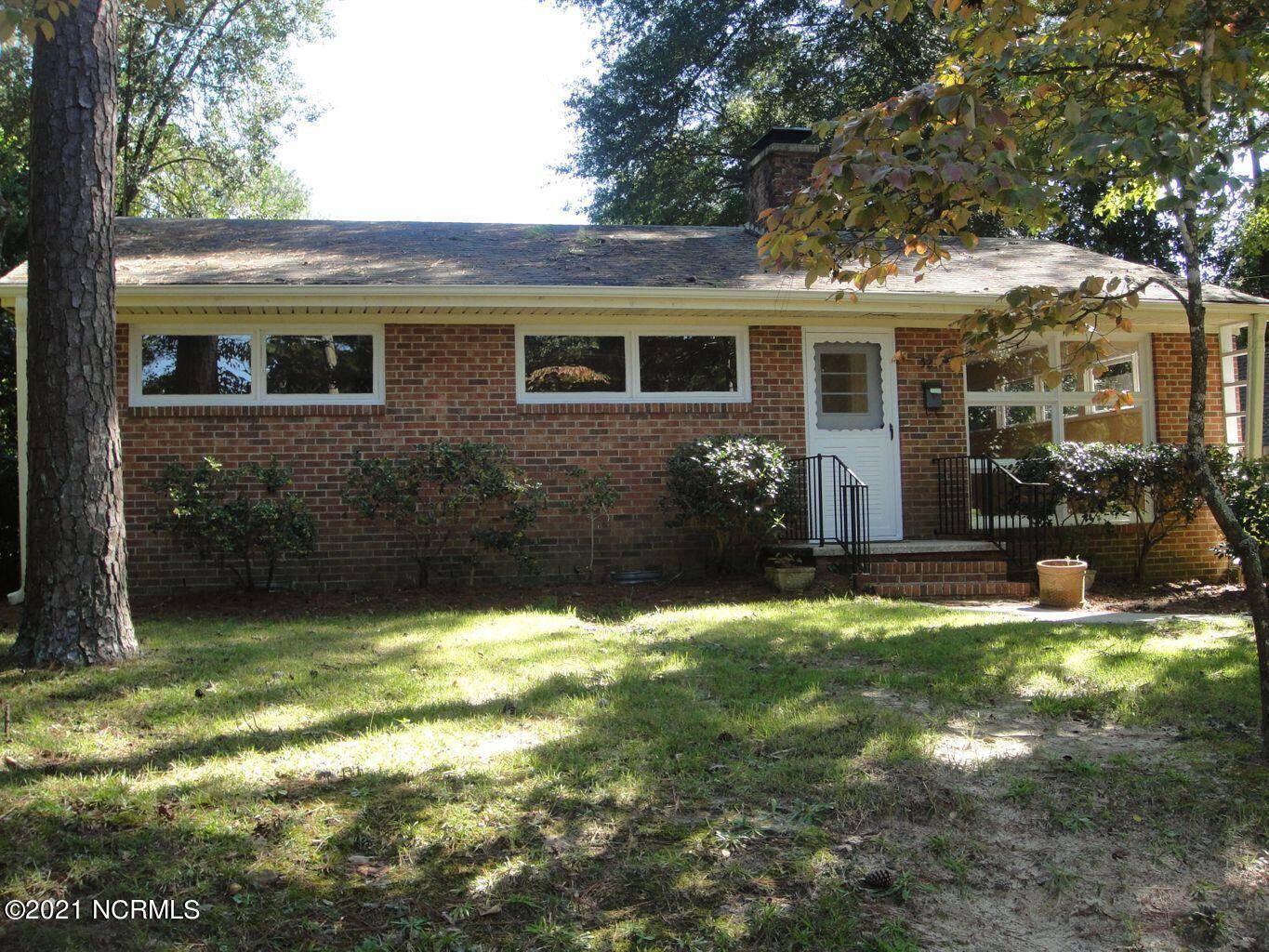 Southern Pines, NC 28387,525 S May ST