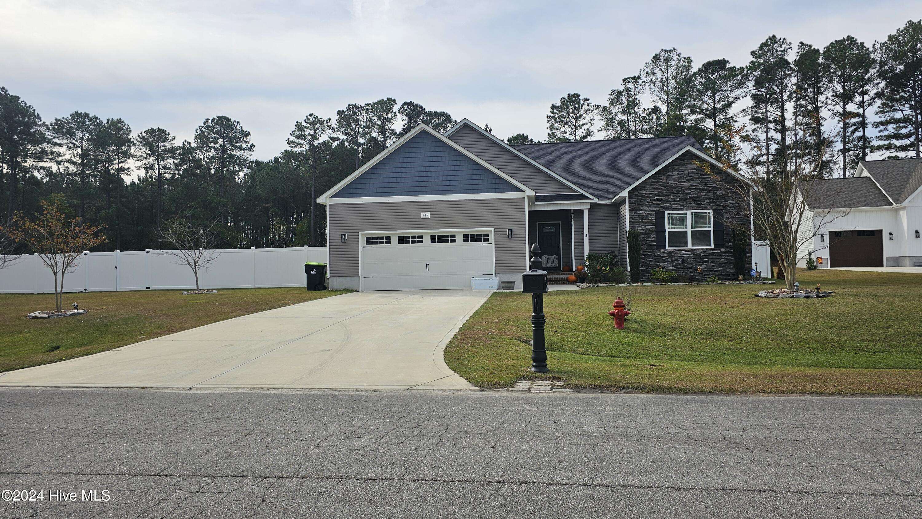 Stella, NC 28582,212 Brittany LN