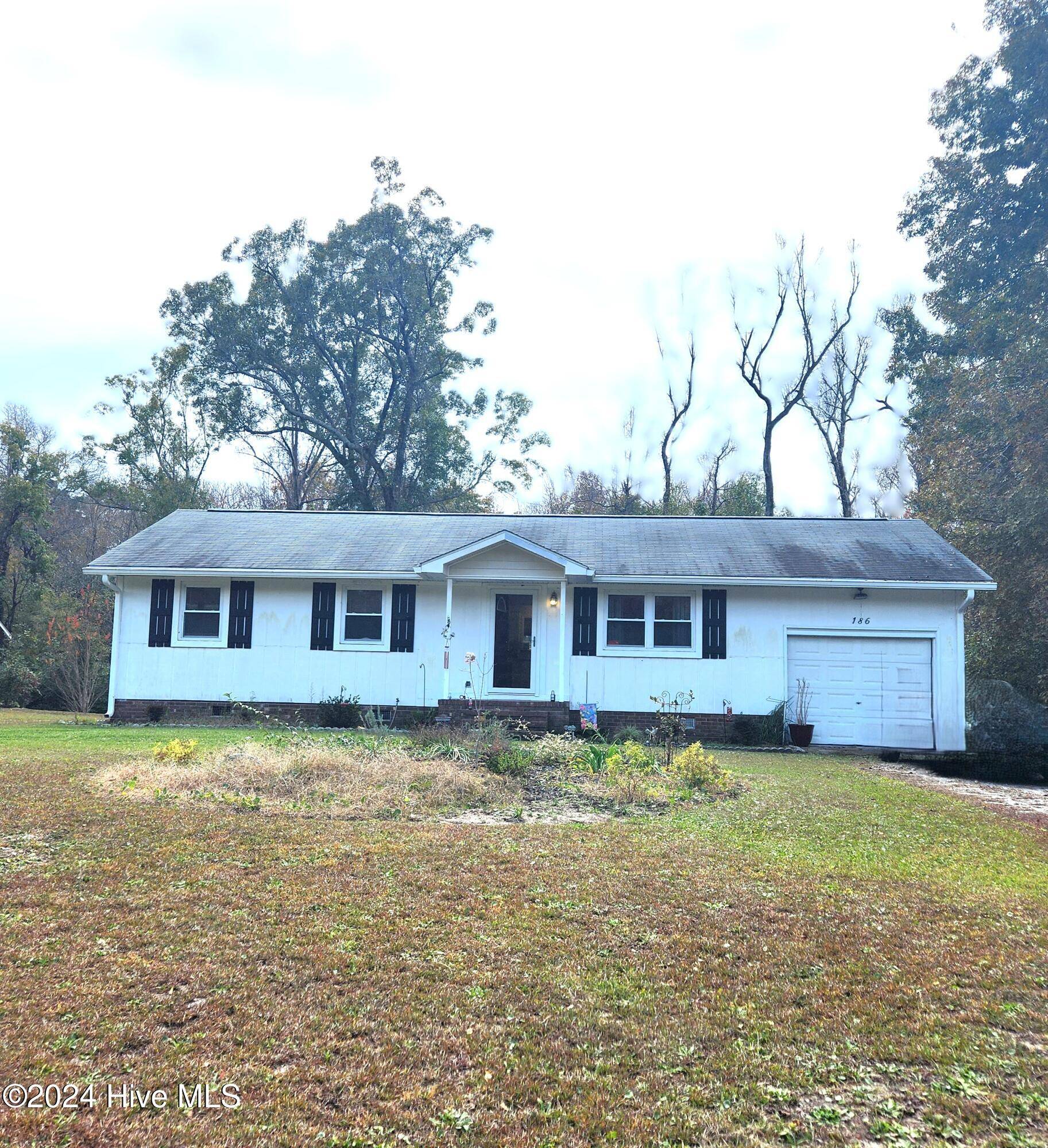 Hubert, NC 28539,186 Sand Ridge RD