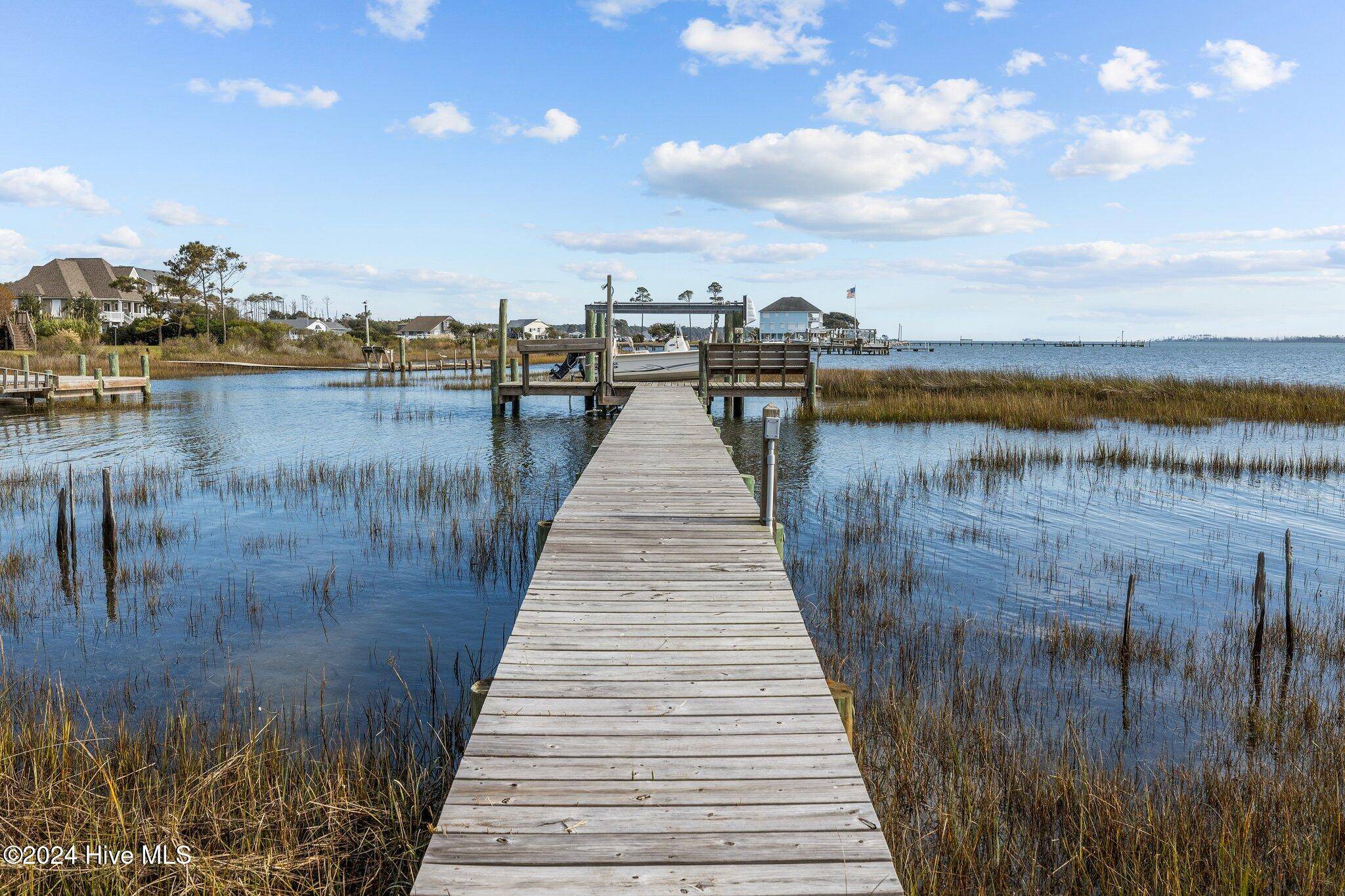 Beaufort, NC 28516,221 Straits DR