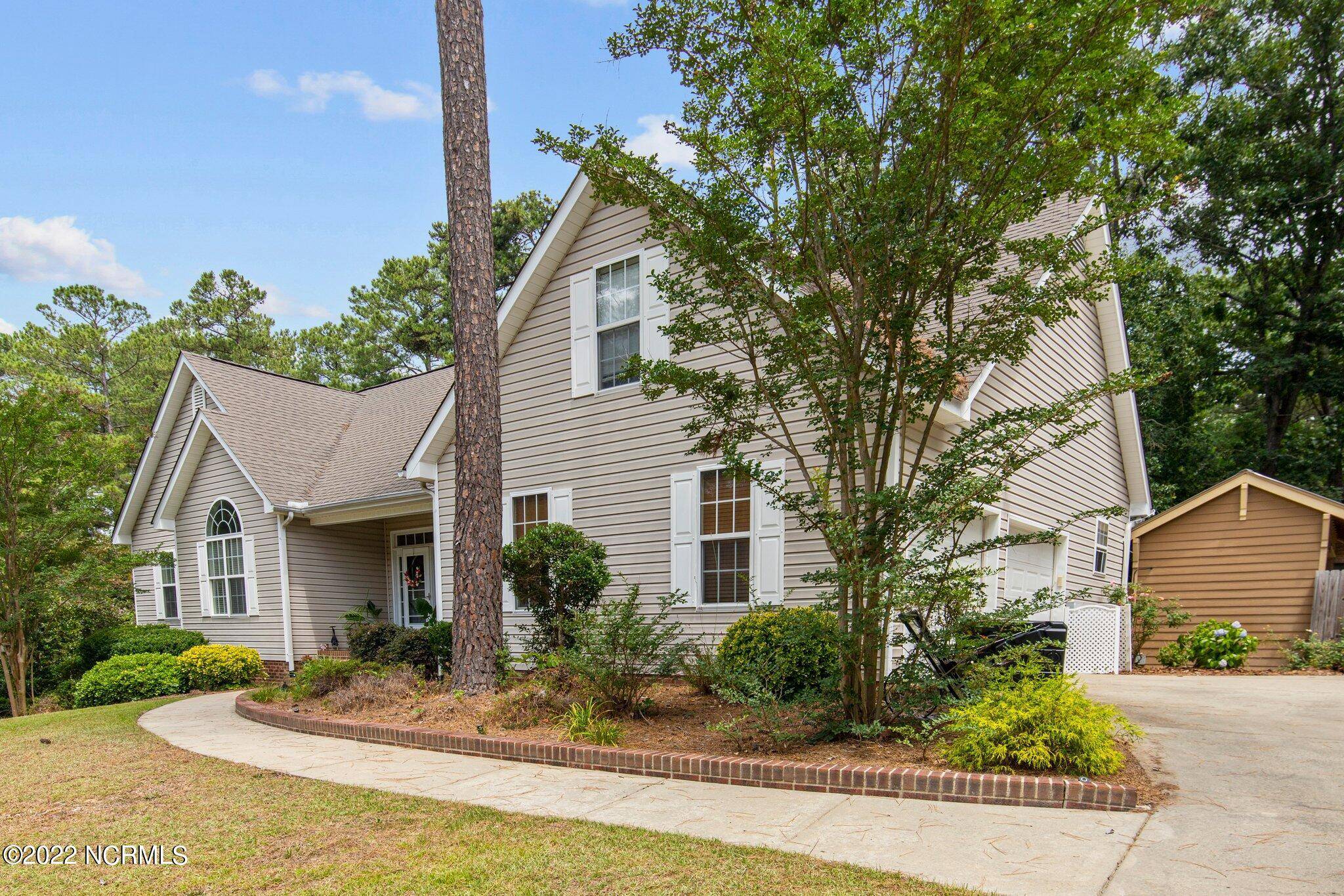 Southern Pines, NC 28387,255 W Hedgelawn WAY