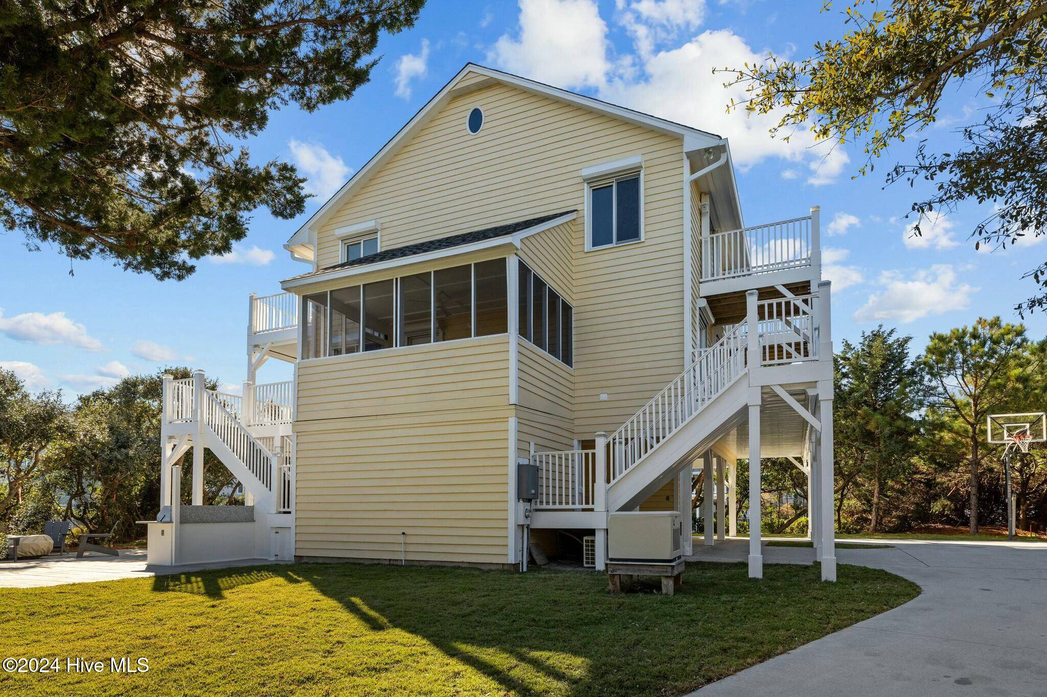 Emerald Isle, NC 28594,103 Grace CT