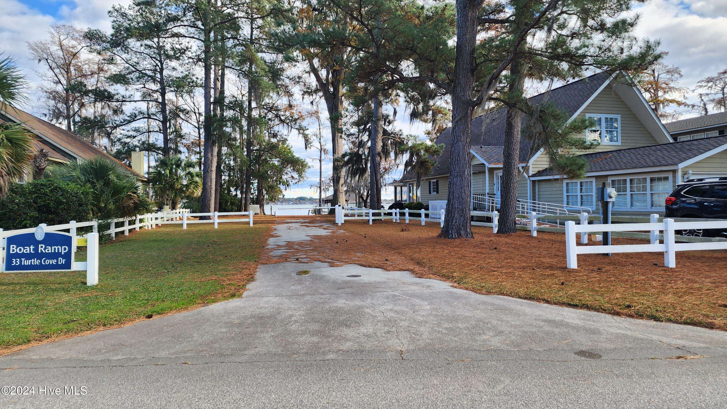 White Lake, NC 28337,0 Grays LN