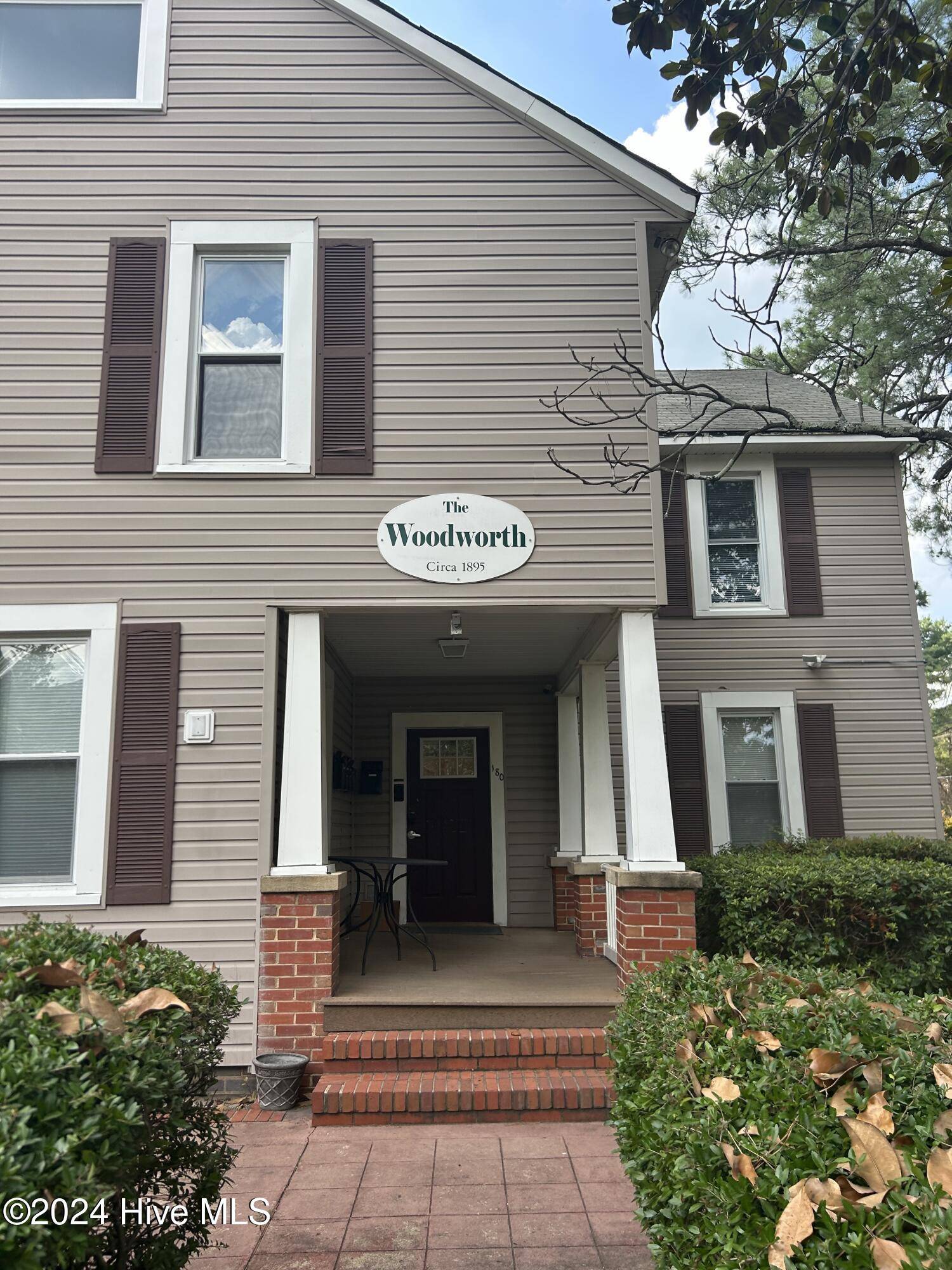 Southern Pines, NC 28387,180 N Bennett ST #4