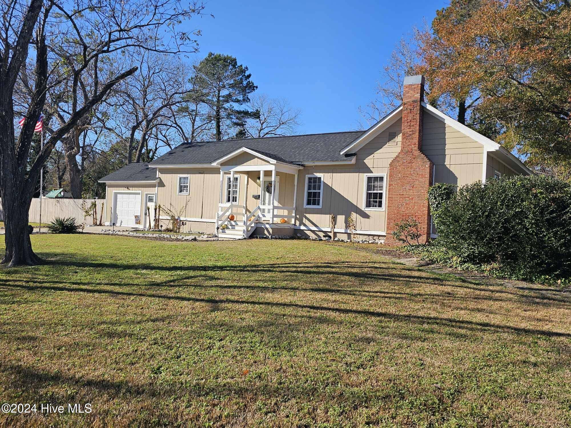 Williamston, NC 27892,402 Warren ST