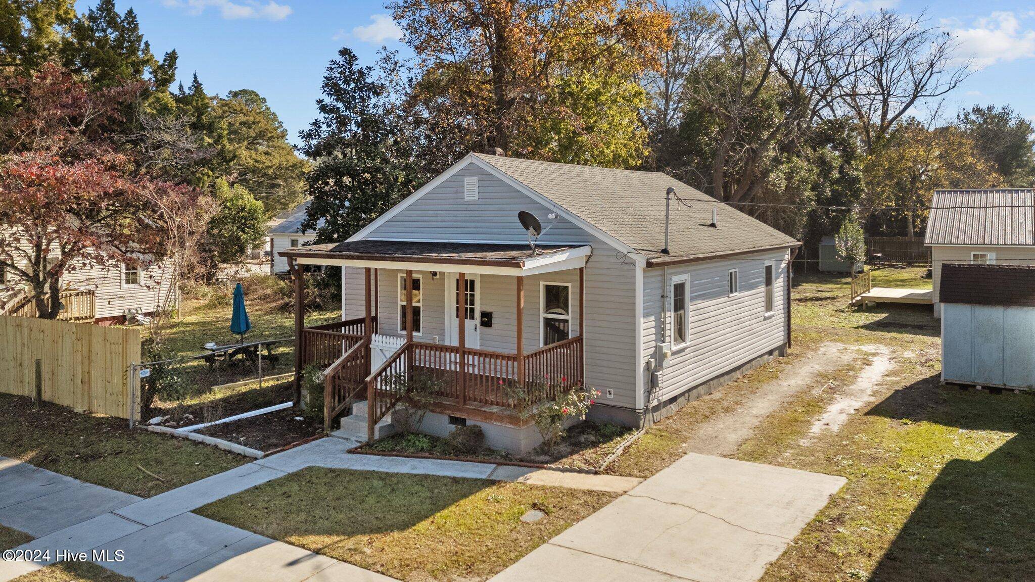 New Bern, NC 28560,605 Neuse AVE