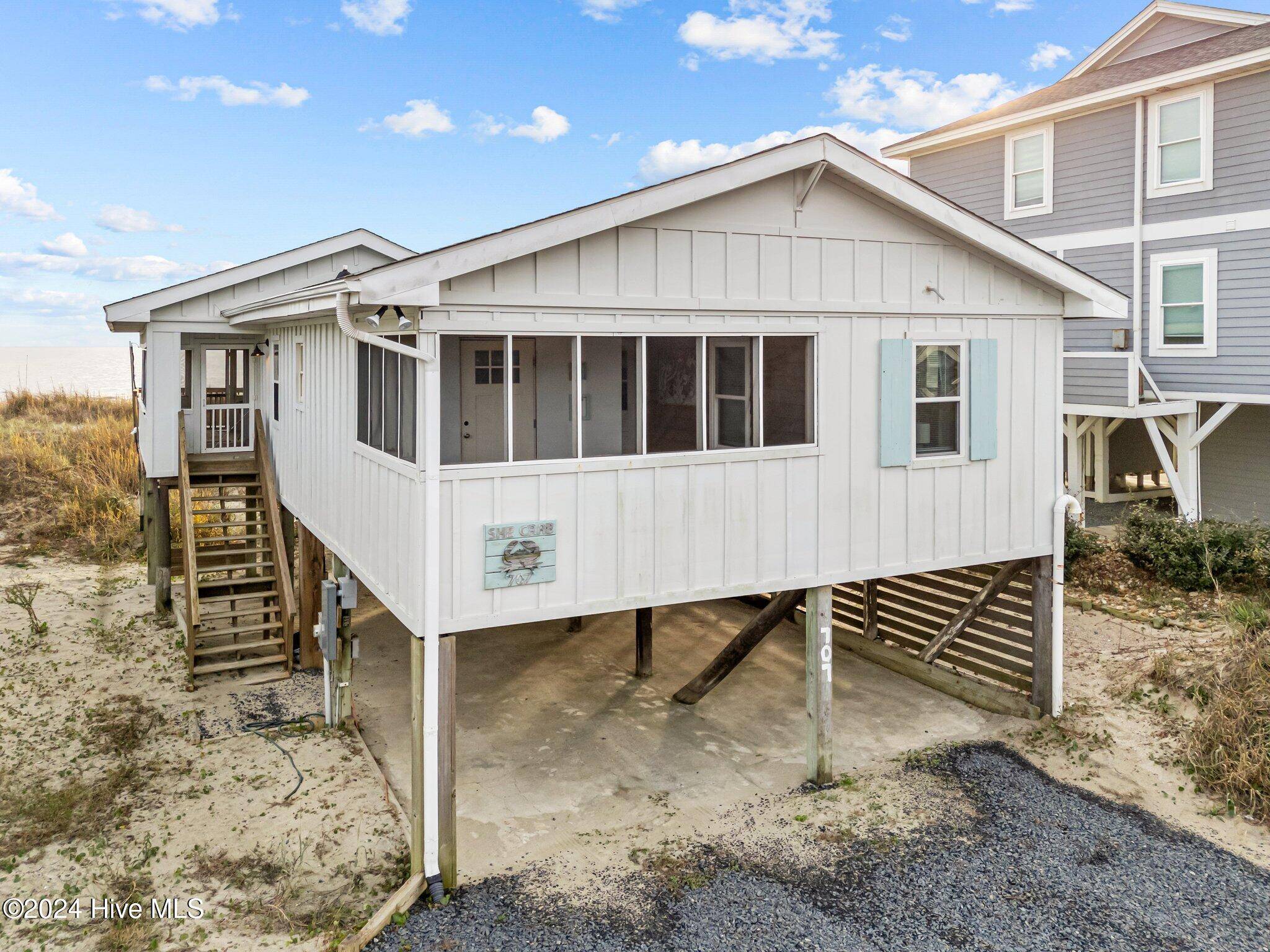 Oak Island, NC 28465,707 W Beach DR