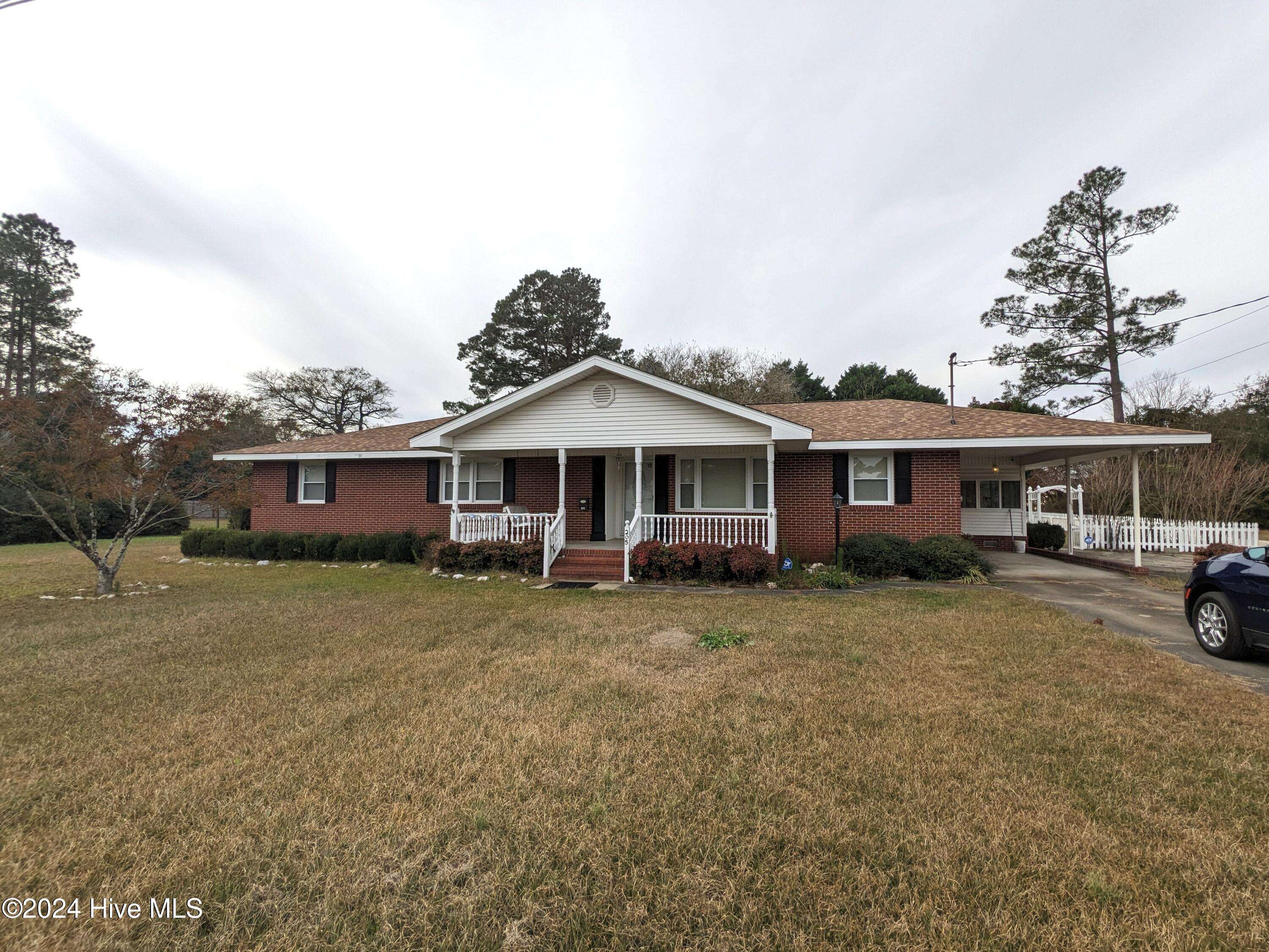 Chadbourn, NC 28431,205 N Miller ST