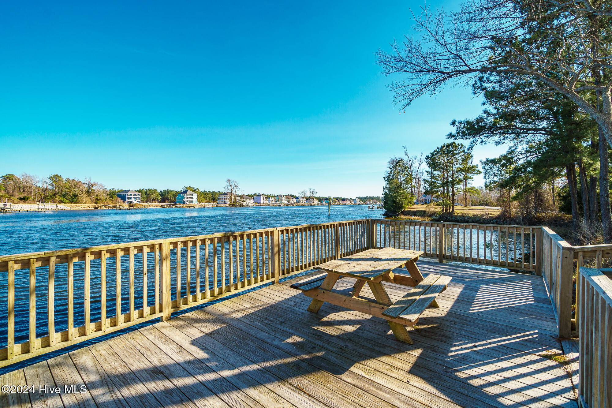 Newport, NC 28570,157 Country Club LN