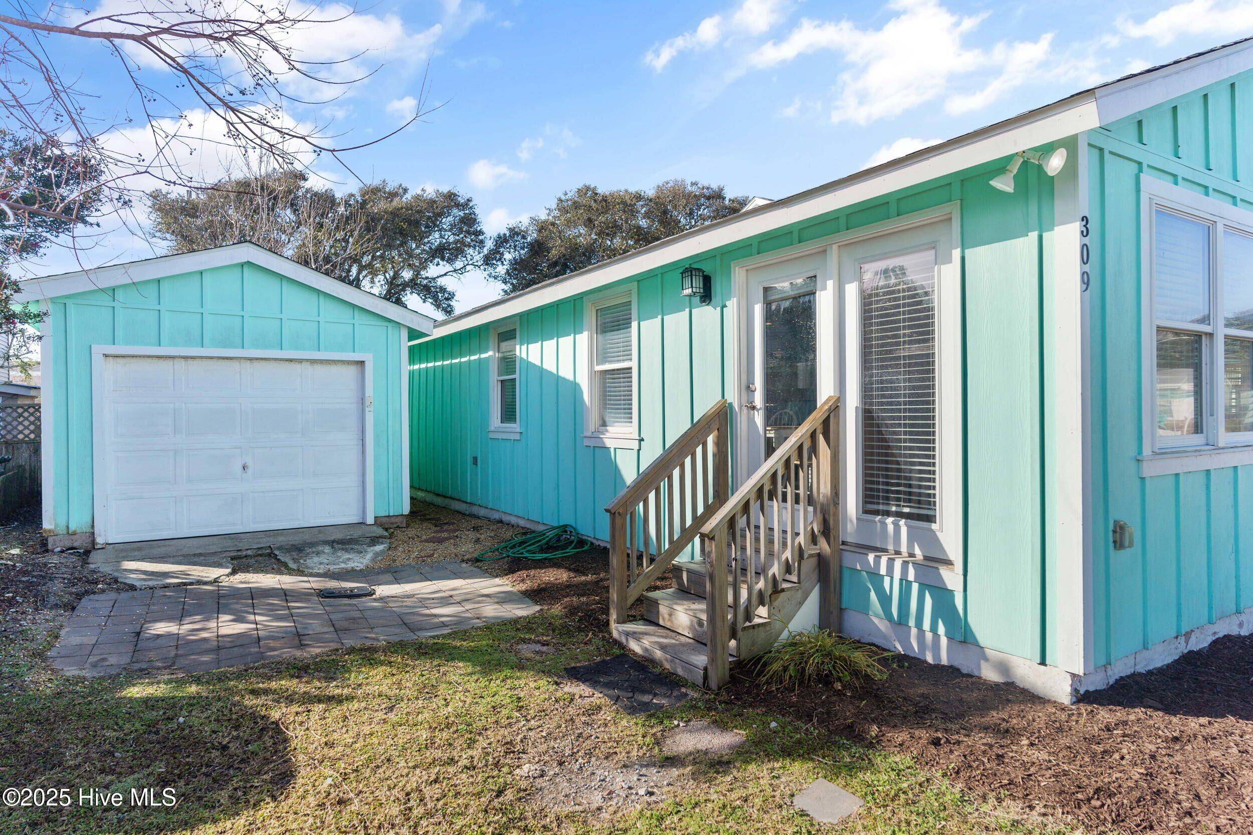 Kure Beach, NC 28449,309 F AVE