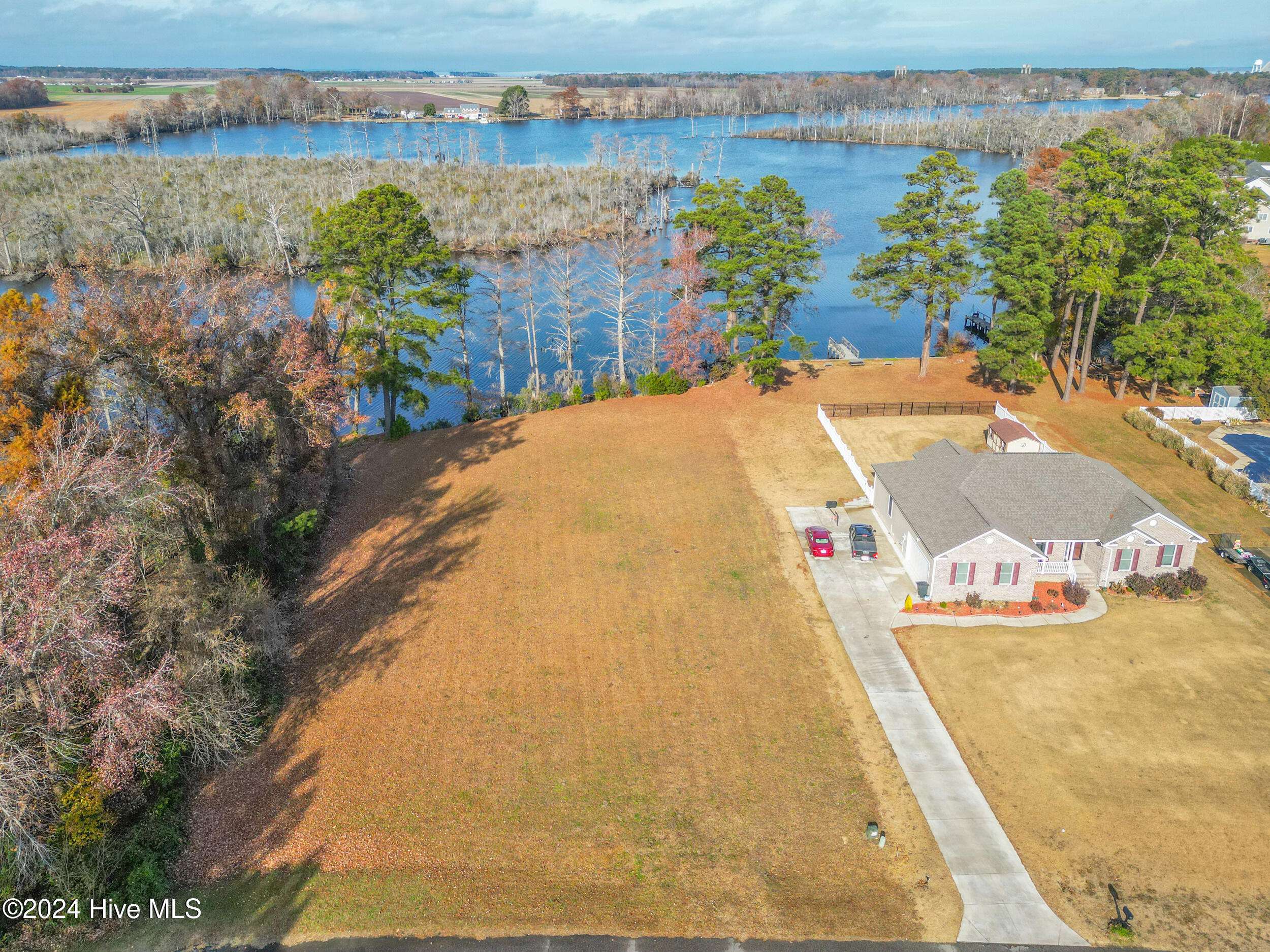 Elizabeth City, NC 27909,106 Vineyard CT