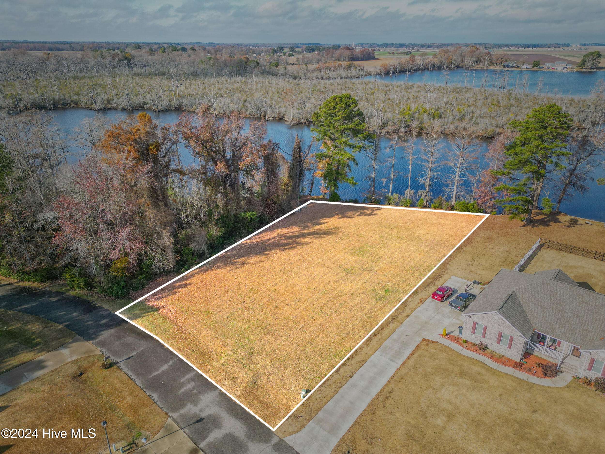 Elizabeth City, NC 27909,106 Vineyard CT