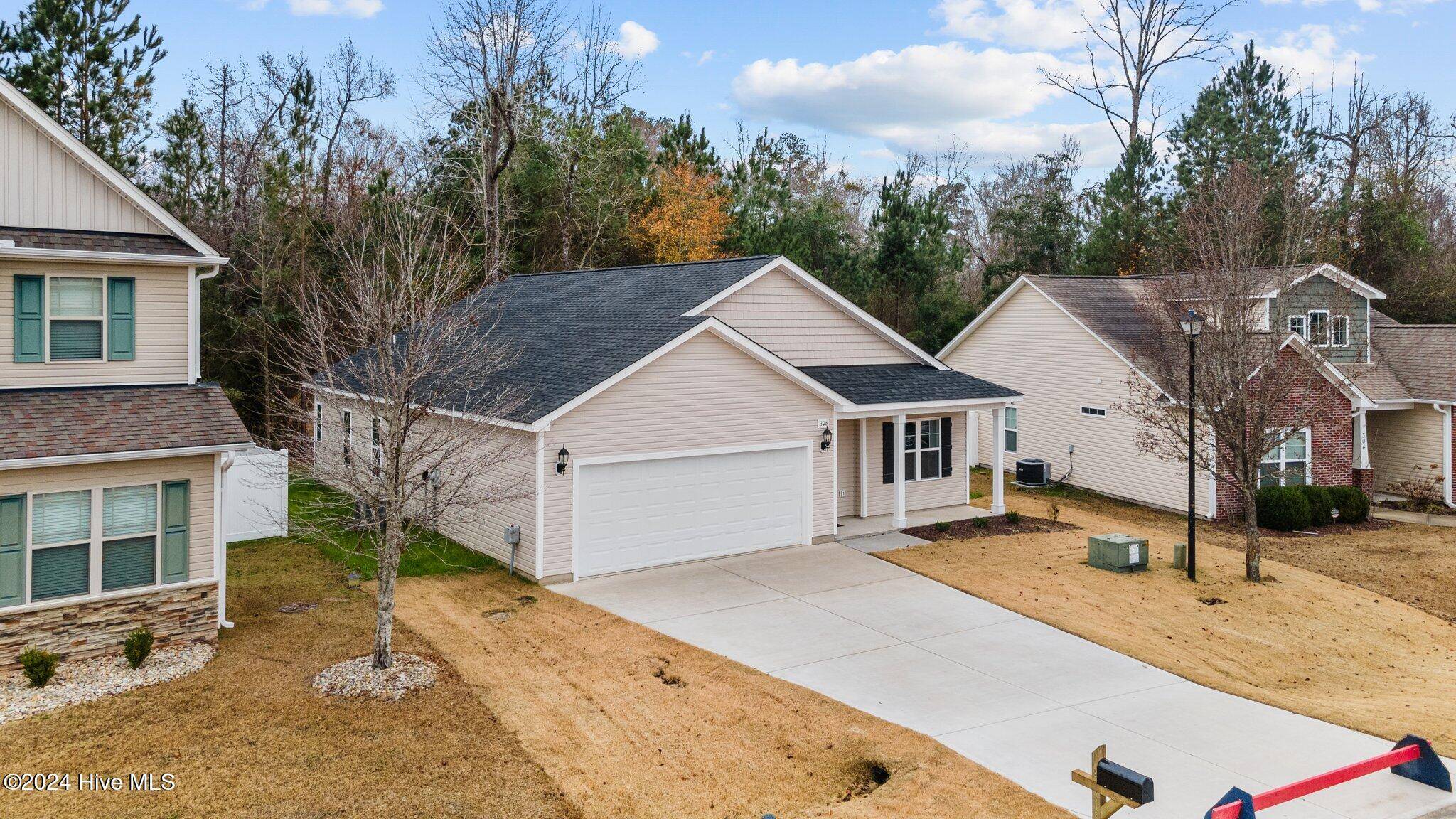 New Bern, NC 28560,306 Hawks Bluff DR