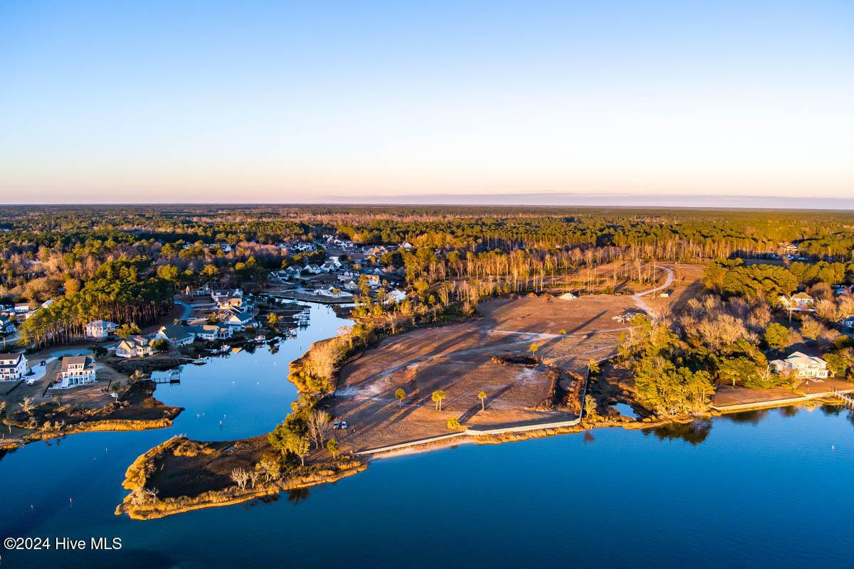 Swansboro, NC 28584,246 Amphitheater DR