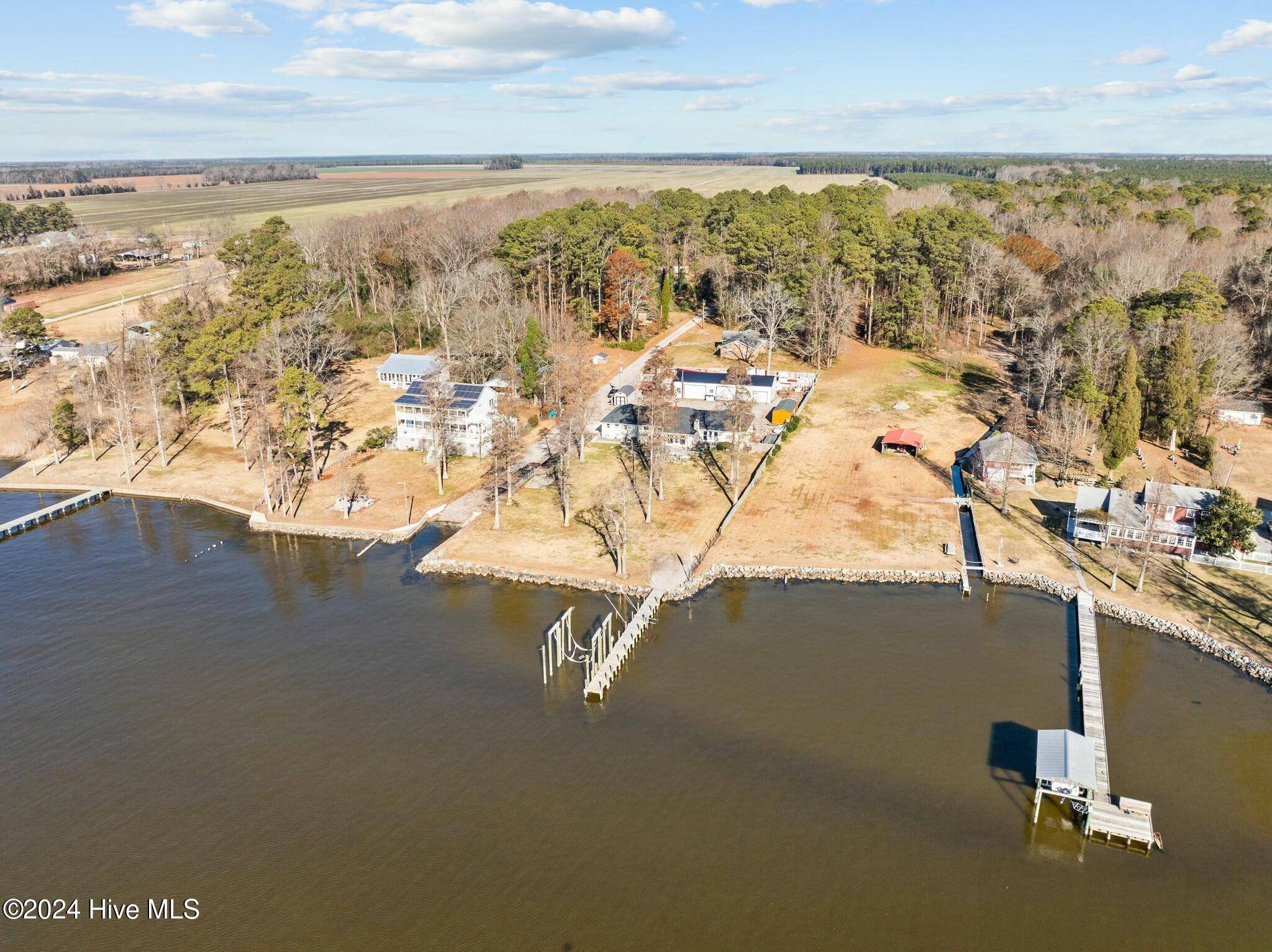 Bath, NC 27808,325 Clark RD