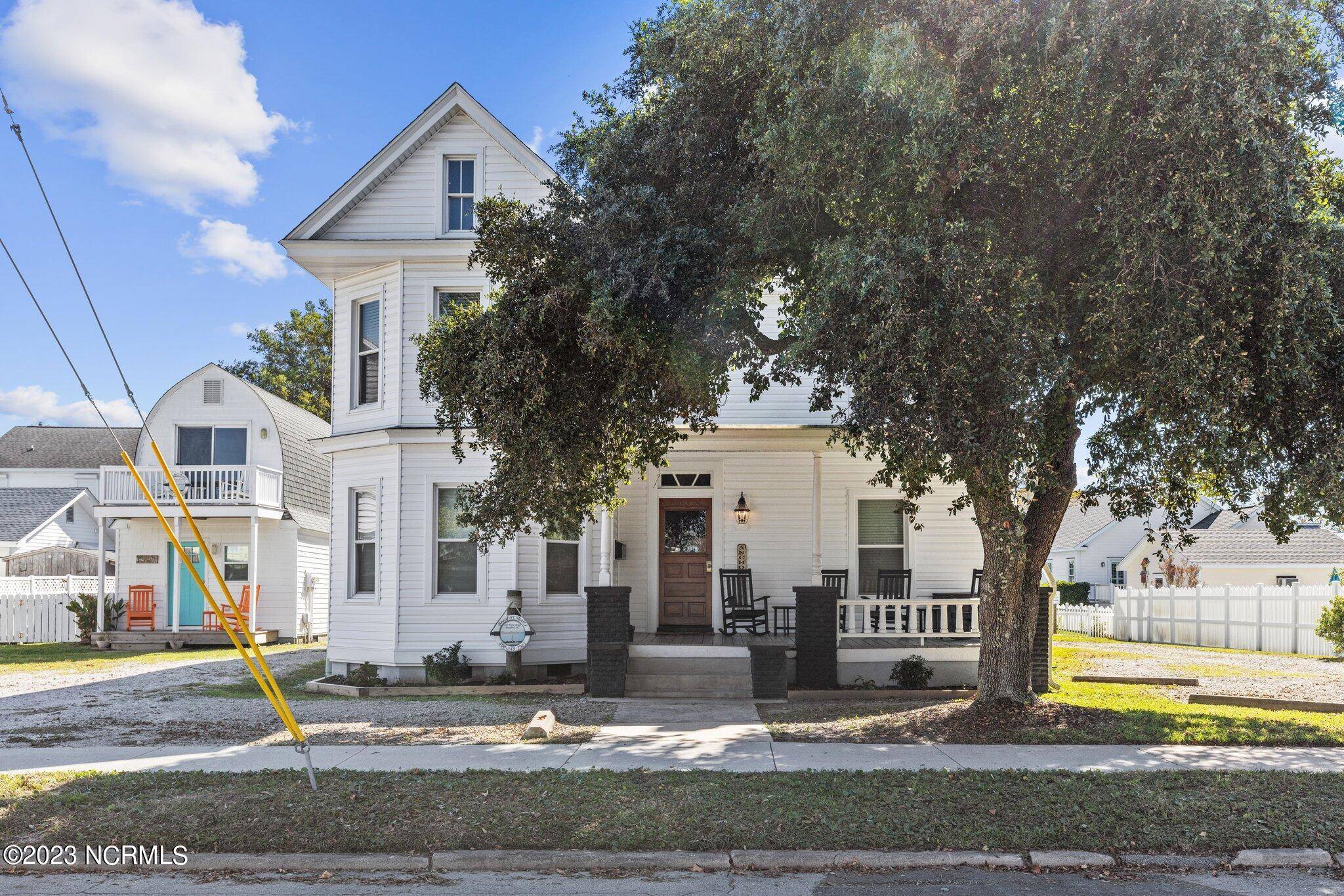 Beaufort, NC 28516,212 Live Oak ST