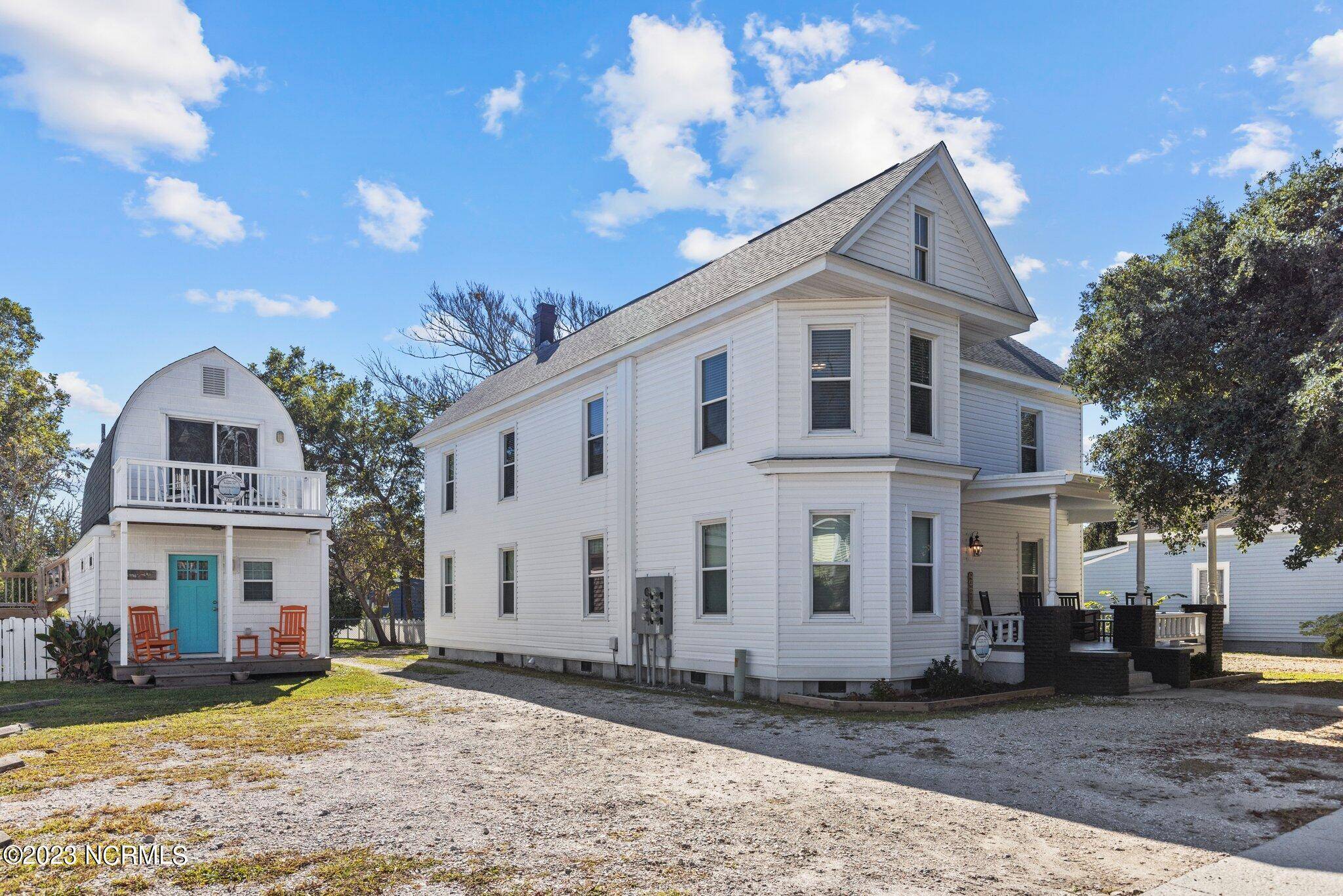 Beaufort, NC 28516,212 Live Oak ST