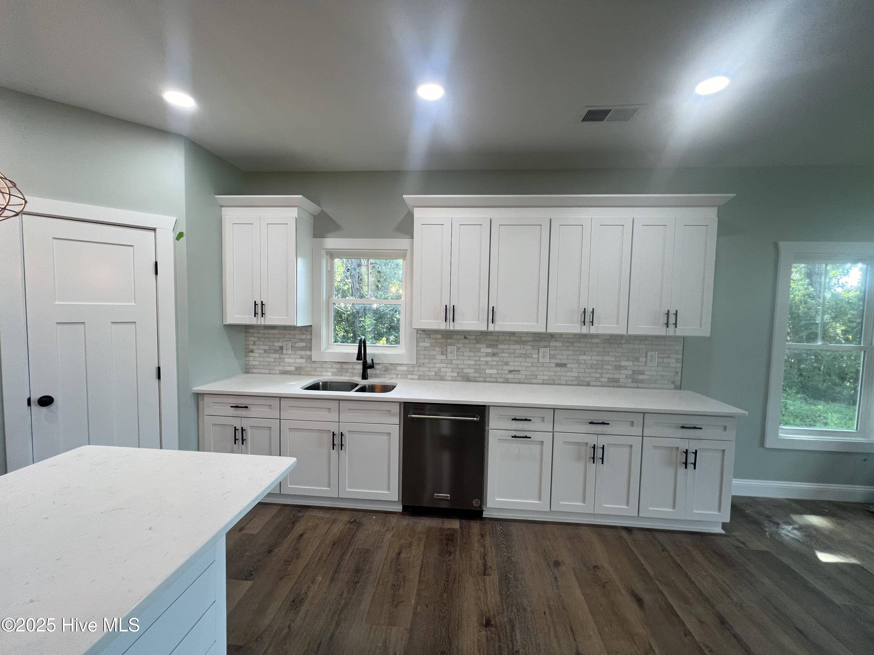 Beaufort, NC 28516,504 Kysers Cove LN
