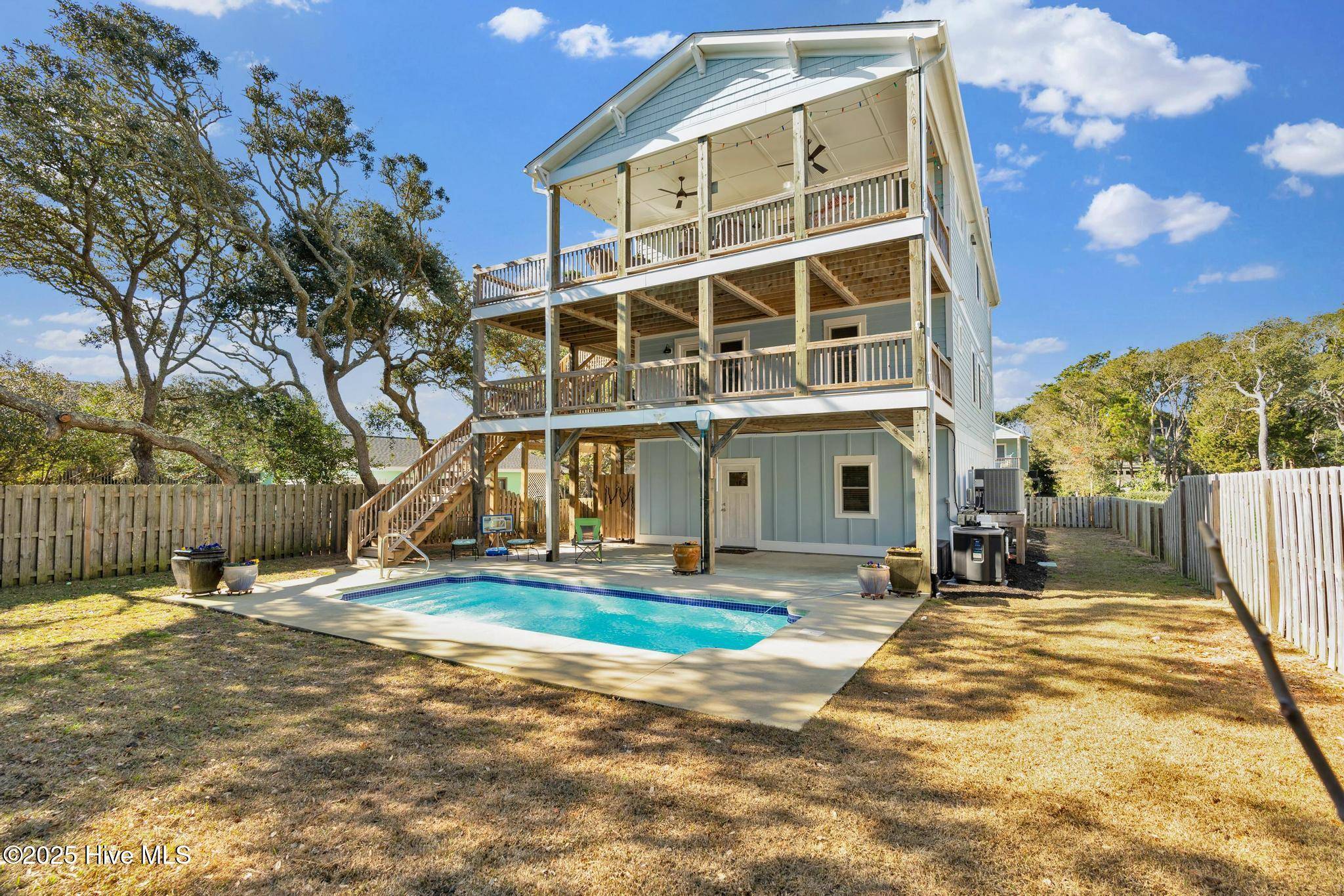 Oak Island, NC 28465,208 SE 78th ST