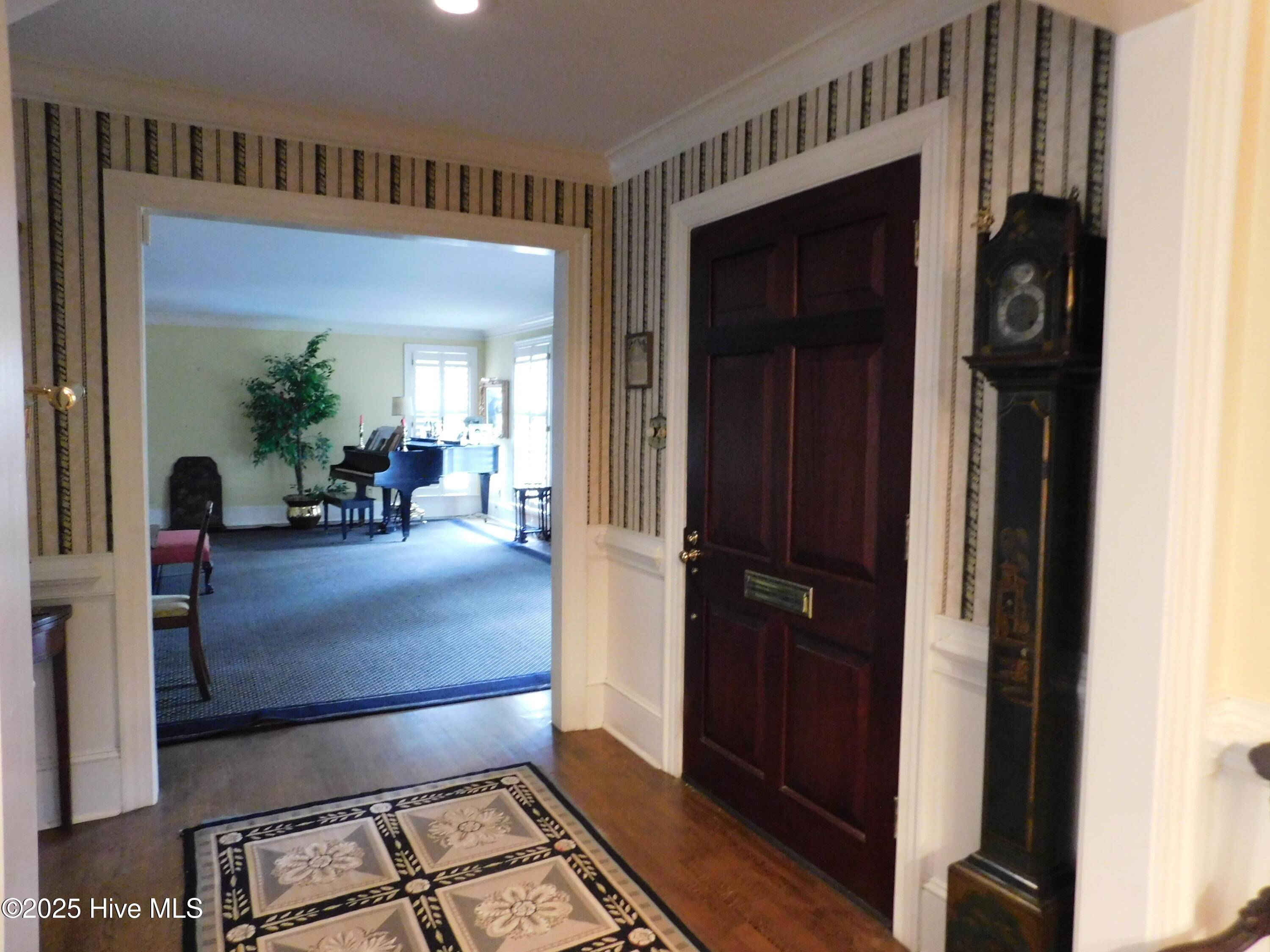 Laurinburg, NC 28352,909 W Covington ST