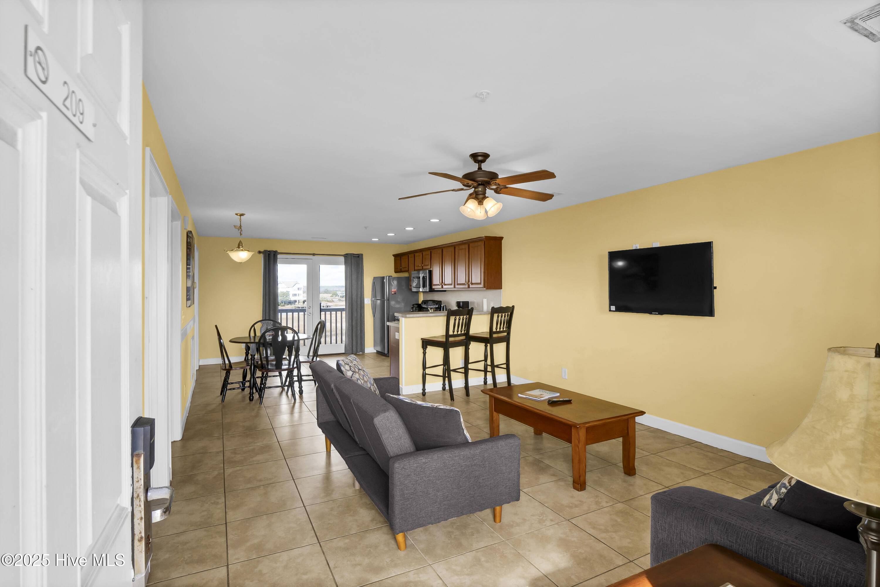 Surf City, NC 28445,1505 N New River DR #209