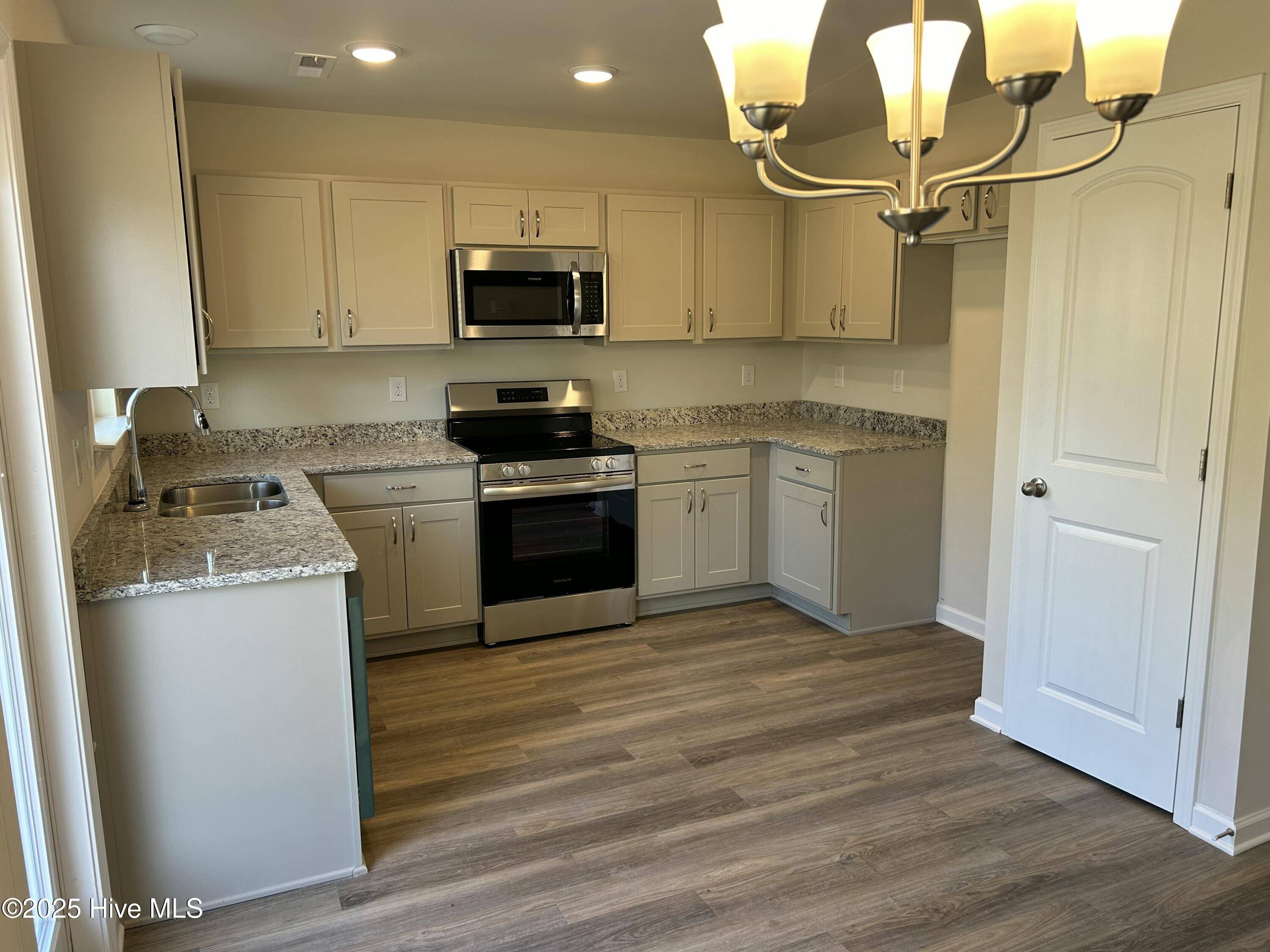 Robersonville, NC 27871,407 N Main ST