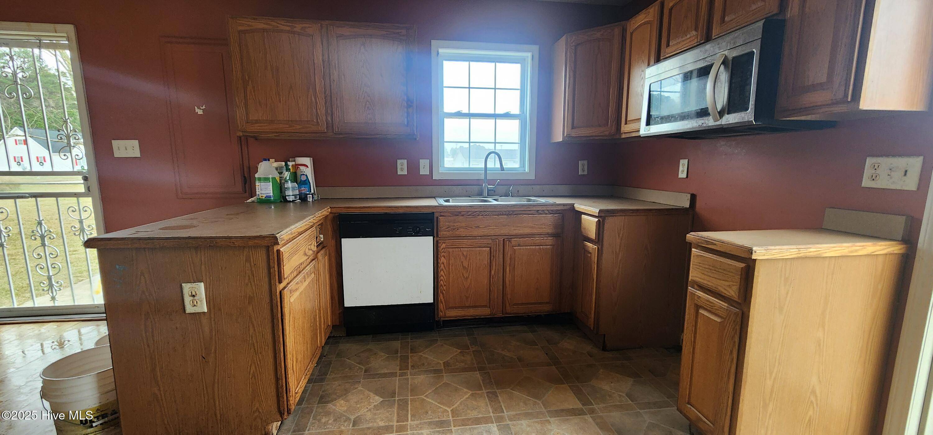 Whitakers, NC 27891,503 W Taylor ST