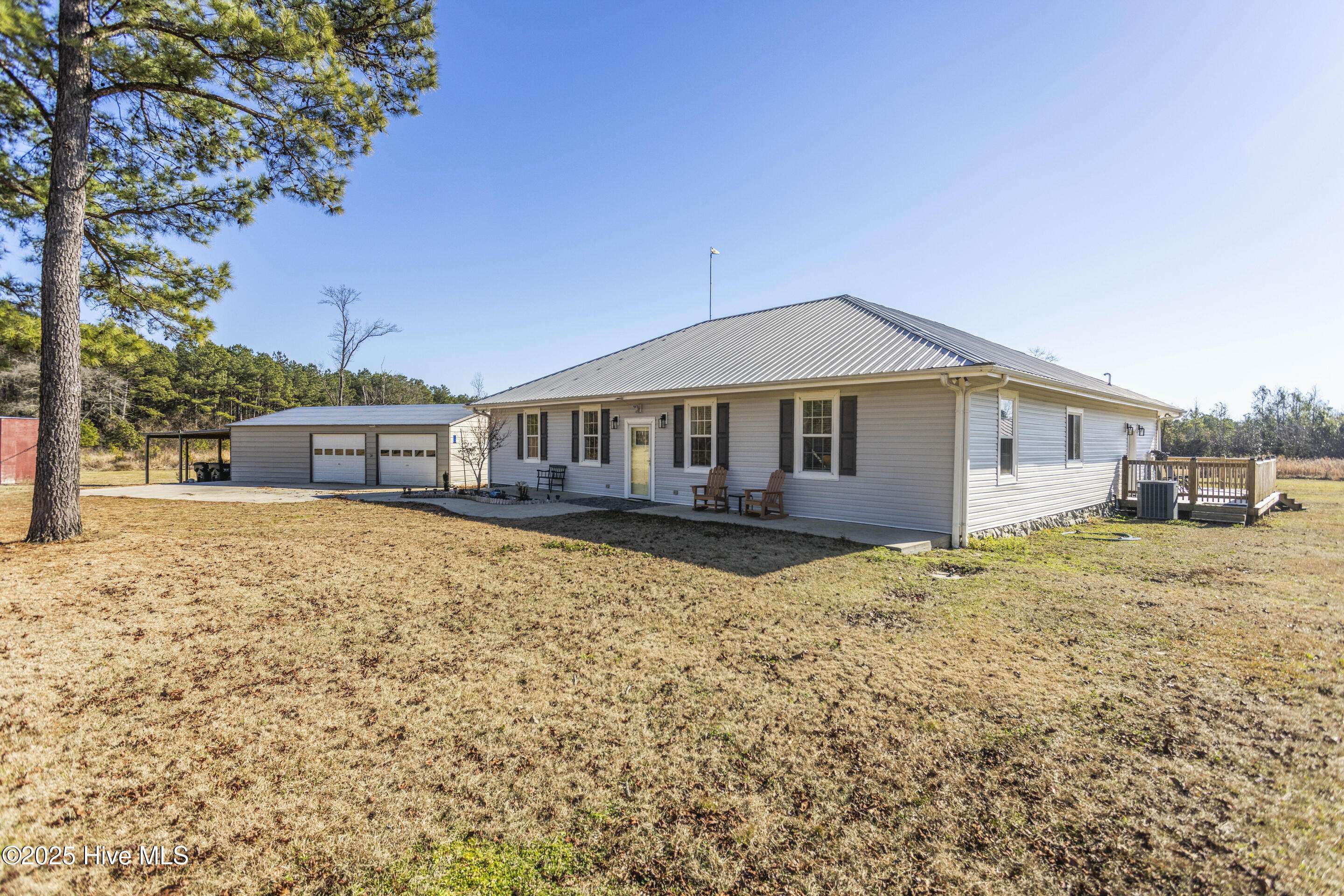 Wallace, NC 28466,335 Bull Tail RD