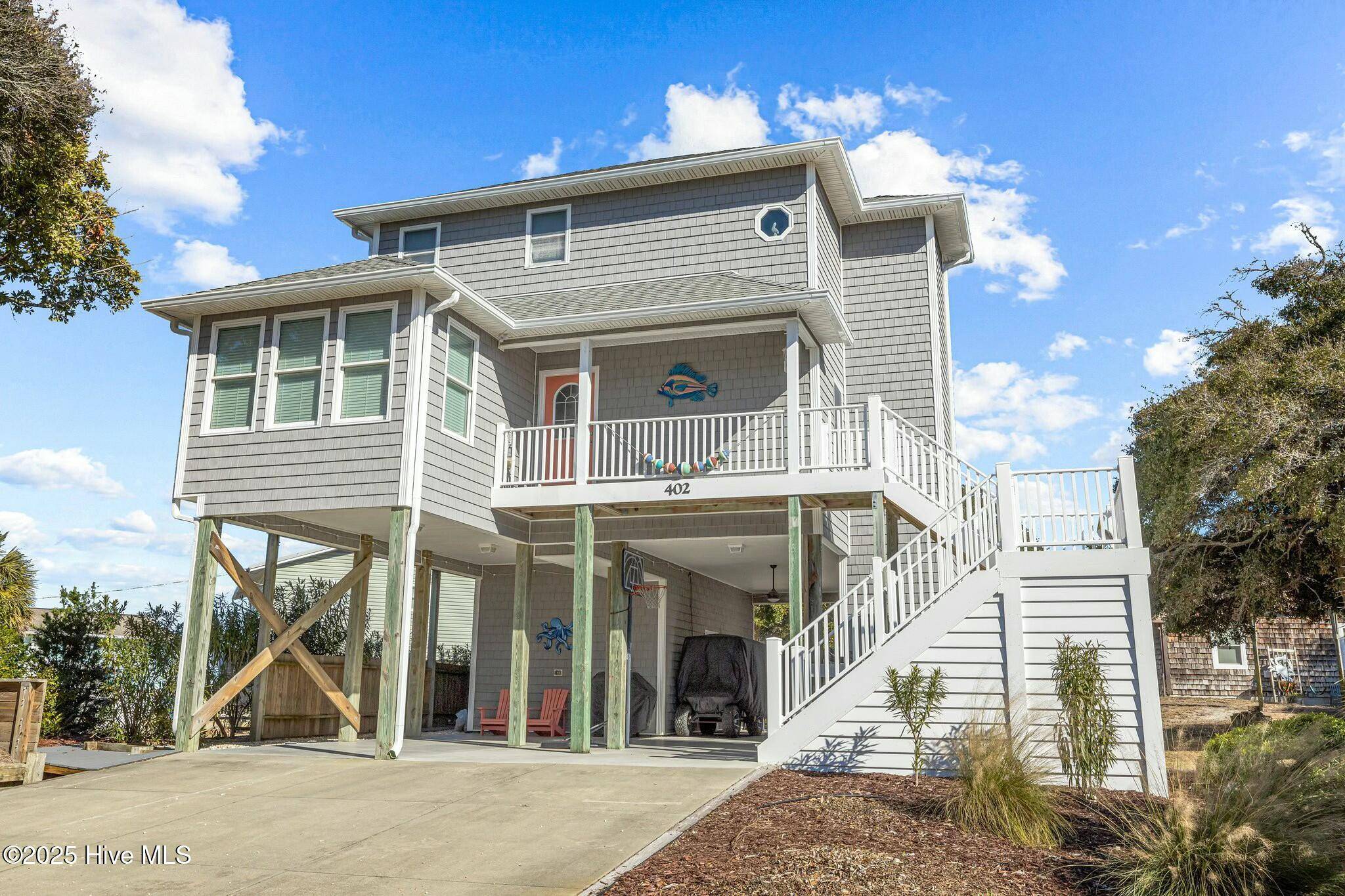 Emerald Isle, NC 28594,402 W Landing DR