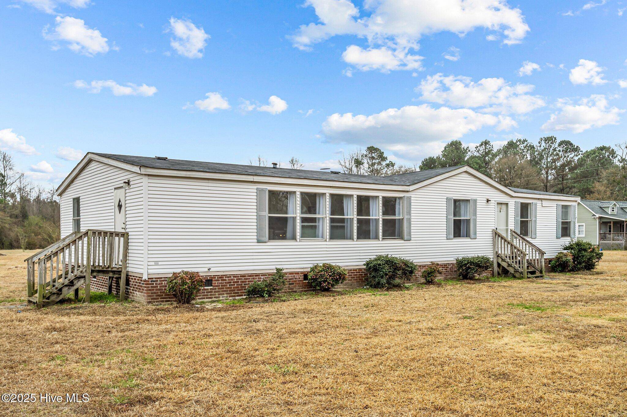 Kenansville, NC 28349,1056 E Wards Bridge RD