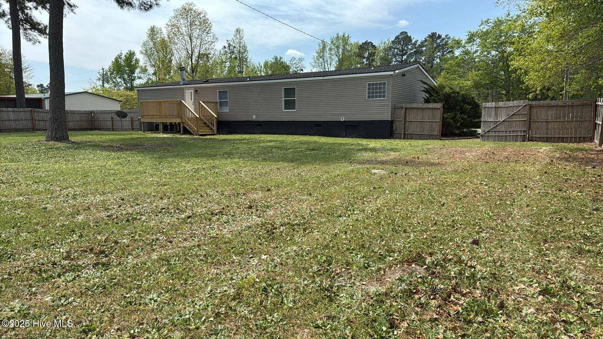 Laurinburg, NC 28352,16781 Sanders CIR