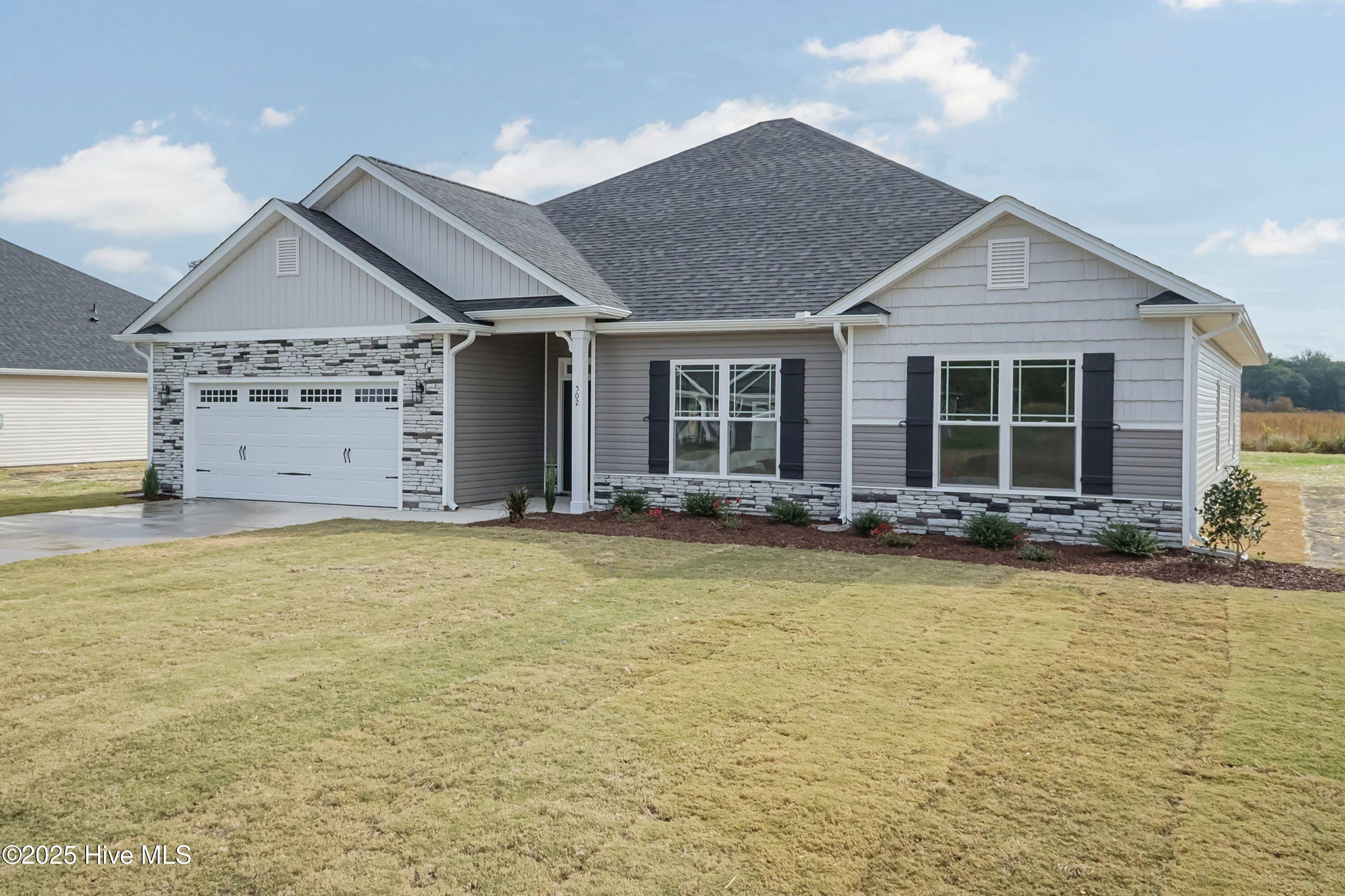 La Grange, NC 28511,108 Oxford CT
