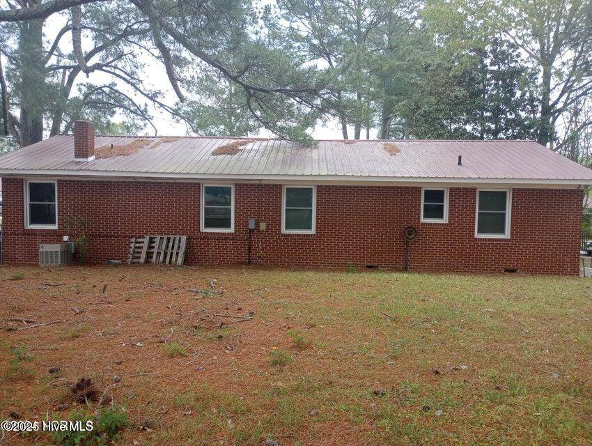 Williamston, NC 27892,100 S Haines ST