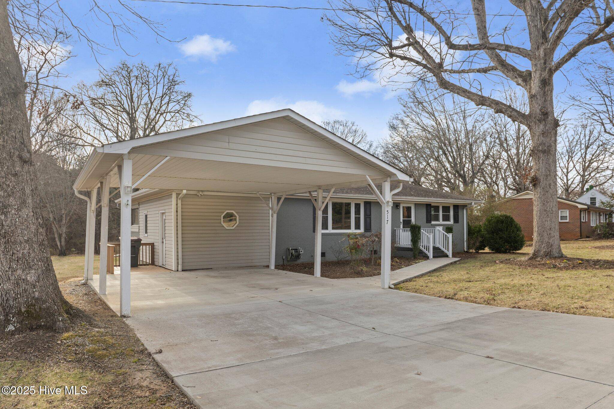 Reidsville, NC 27320,517 Triangle RD