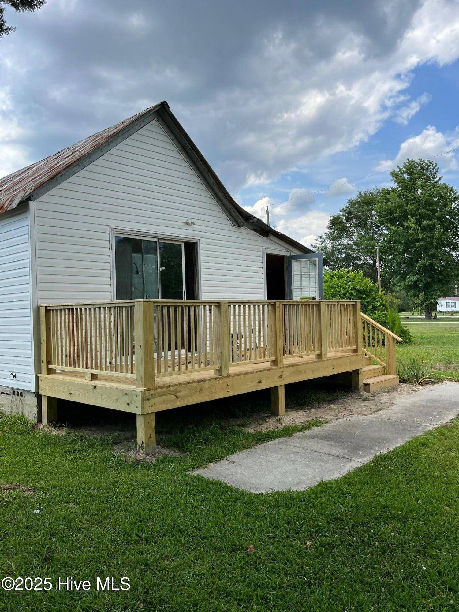 Richlands, NC 28574,582 Five Mile RD